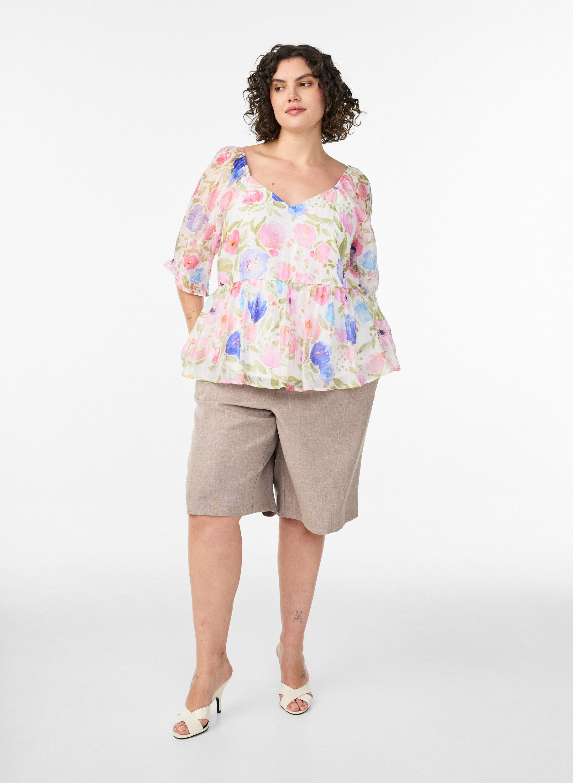 Zizzifashion Lyocell blouse with floral print and sweetheart neckline, White, Model image number 1