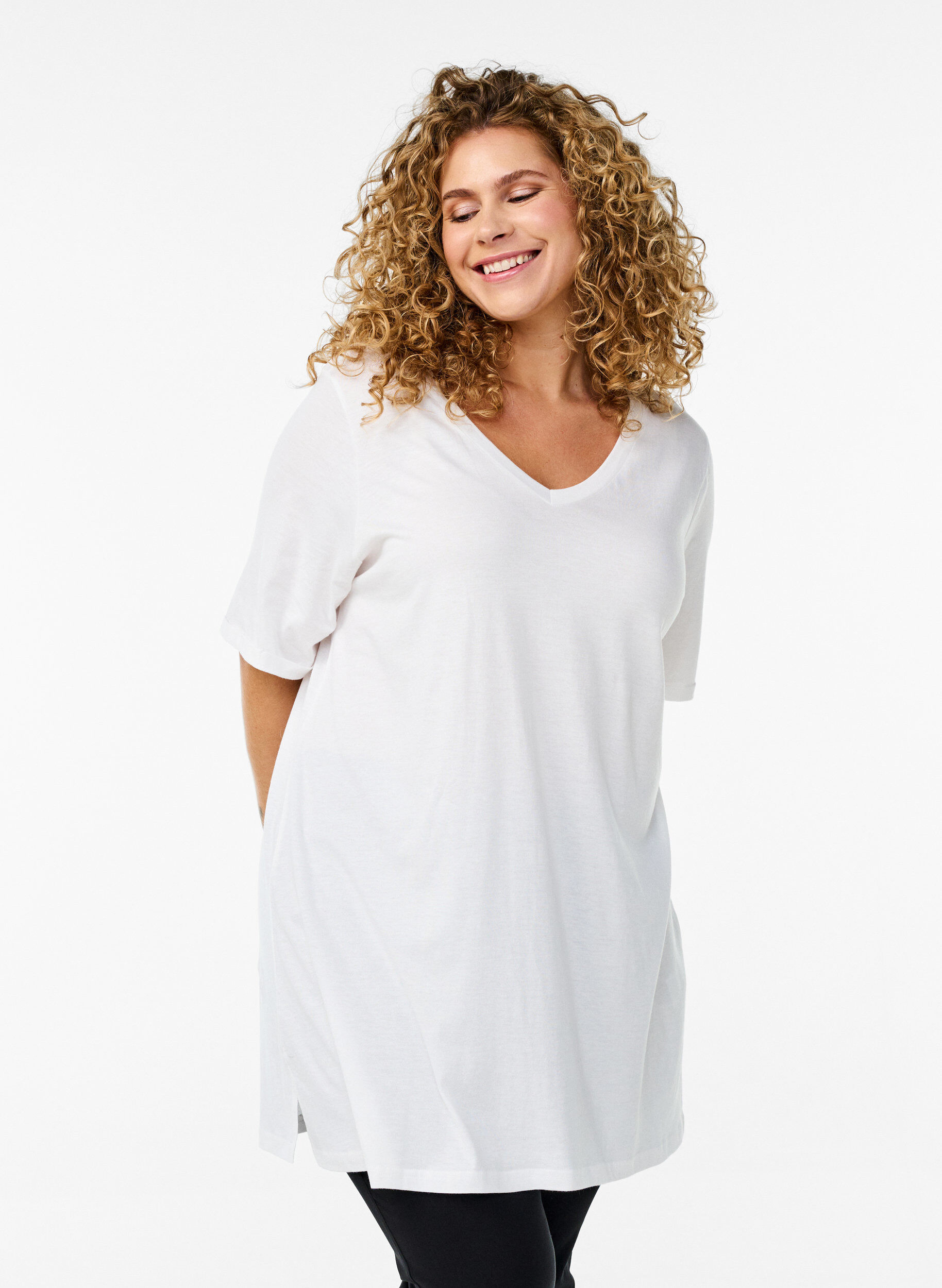 Single colour oversized t-shirt with v-neck, White, Model