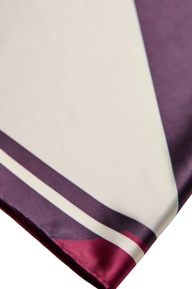 Square scarf in a satin-look with a patterned design, Purple, Packshot image number 1