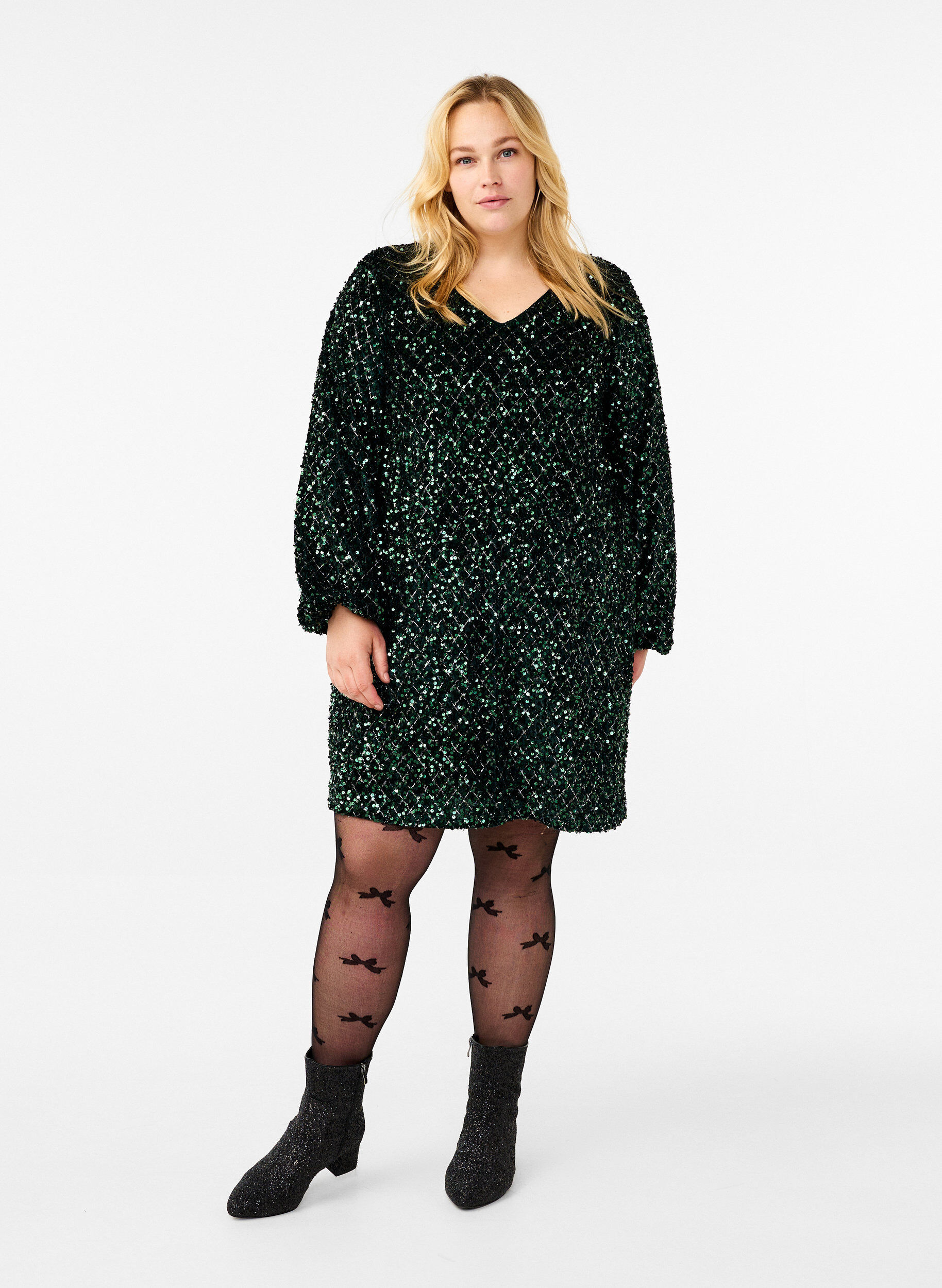 Zizzifashion Sequin dress with a V-neck and check pattern, Rain Forest Sequins, Model image number 0
