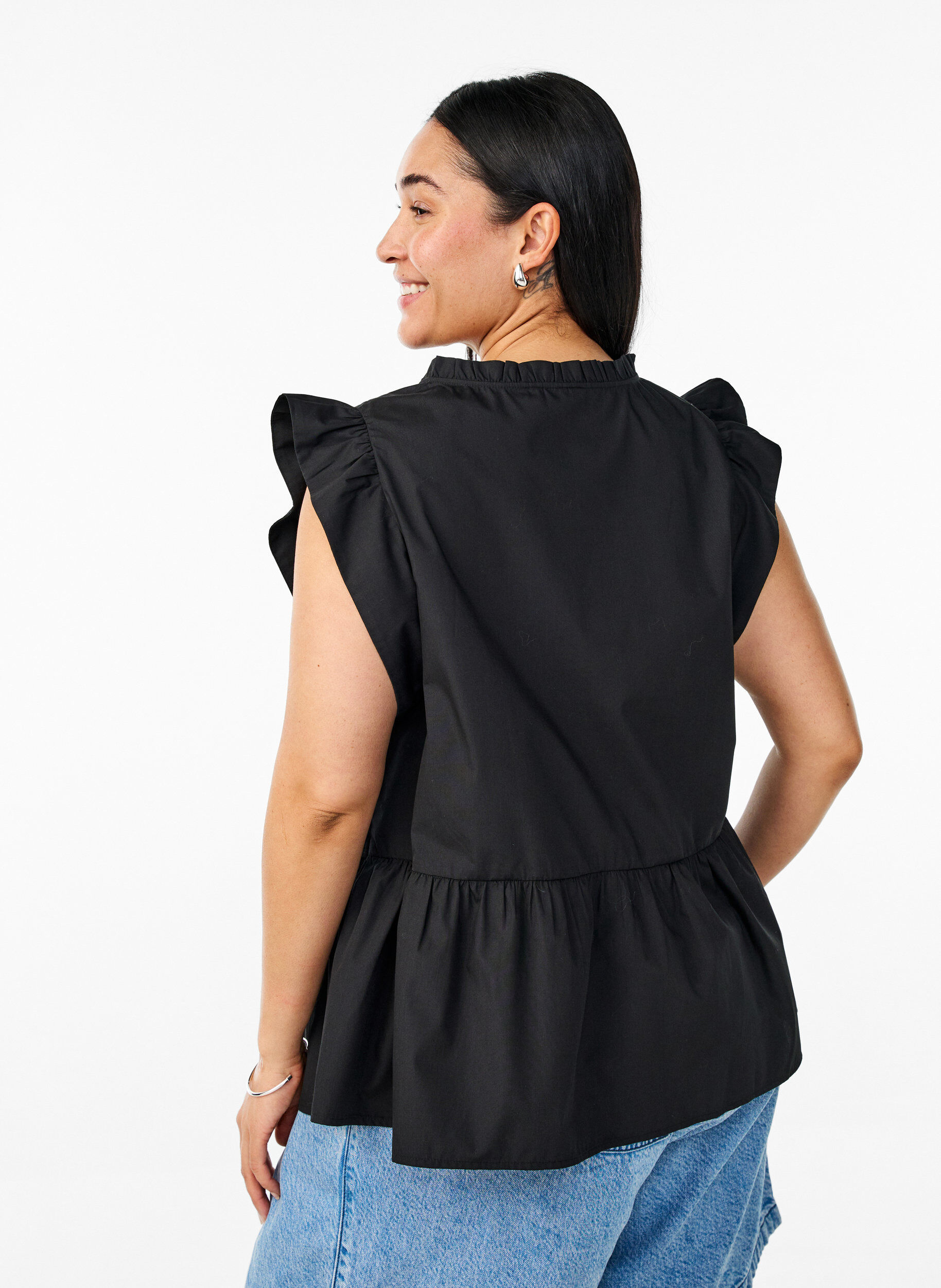 Zizzifashion Sleeveless top with pin-tuck and ruffle details, Black, Model image number 2