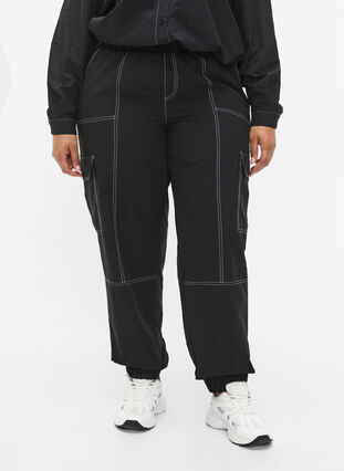 Cargo trousers with contrast stitching, Black, Model image number 2