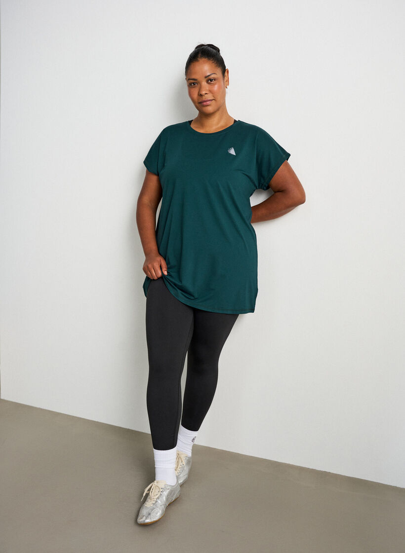 Long training t-shirt, Green, Model image number 1