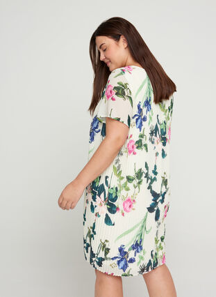 Short-sleeved pleated dress with floral print, Bright White AOP, Model image number 1