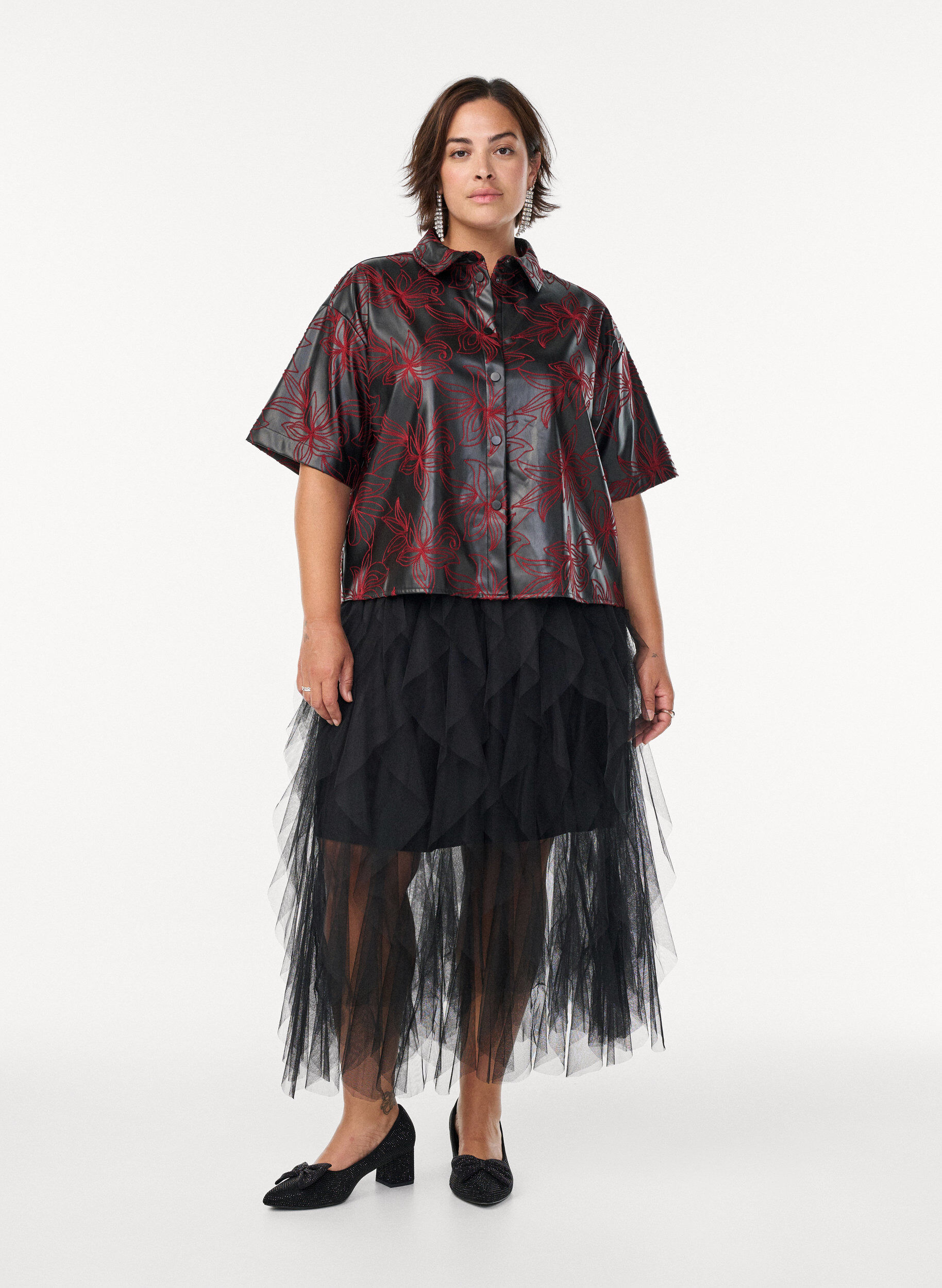 Zizzifashion Short faux leather shirt with contrast embroidery, Black, Model image number 1