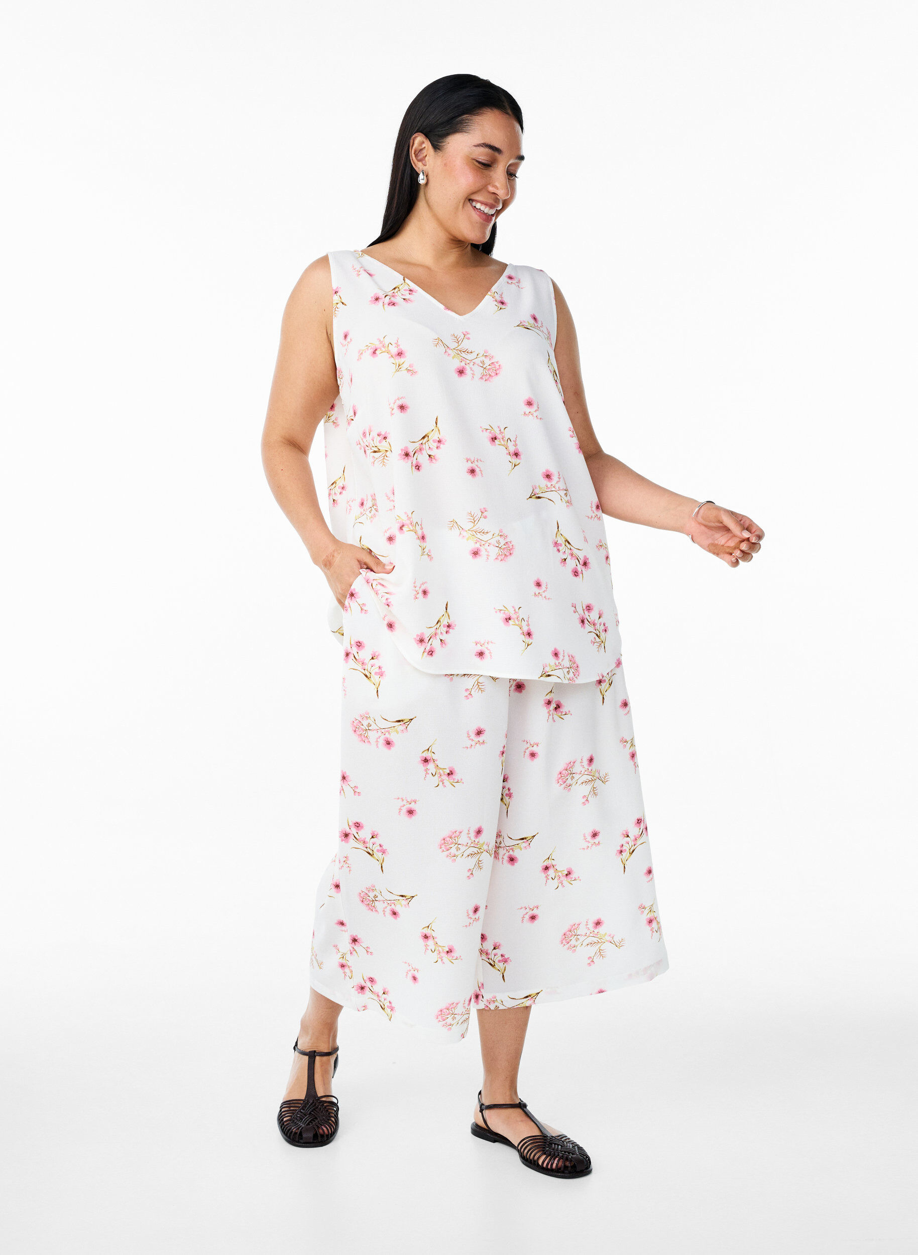 Zizzifashion Printed top with v-neck, White, Model image number 1