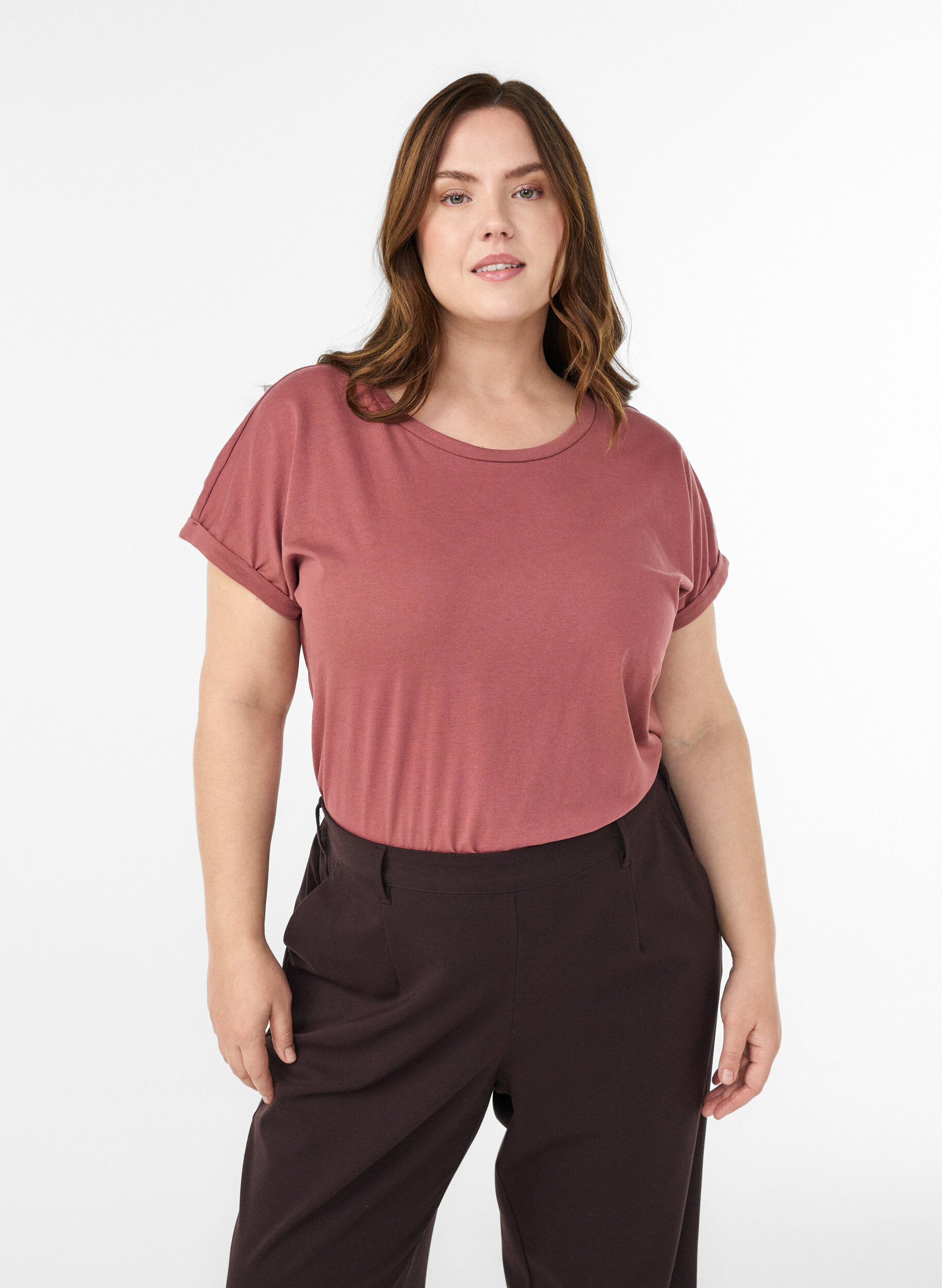 Short-sleeved t-shirt in a cotton blend, Rose, Model