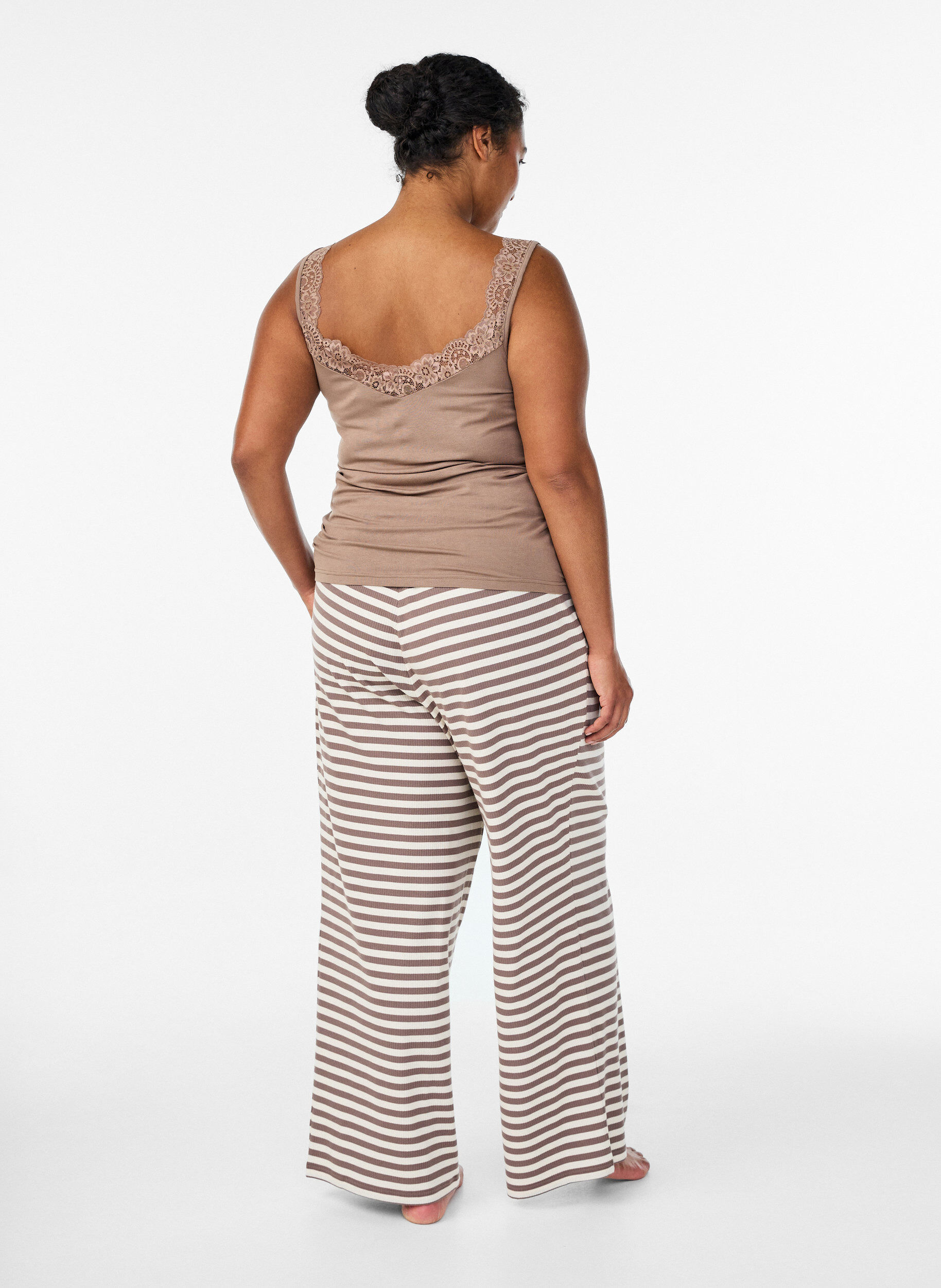 Zizzifashion Striped pyjama trousers with a high waist and wide legs, Beige, Model image number 1