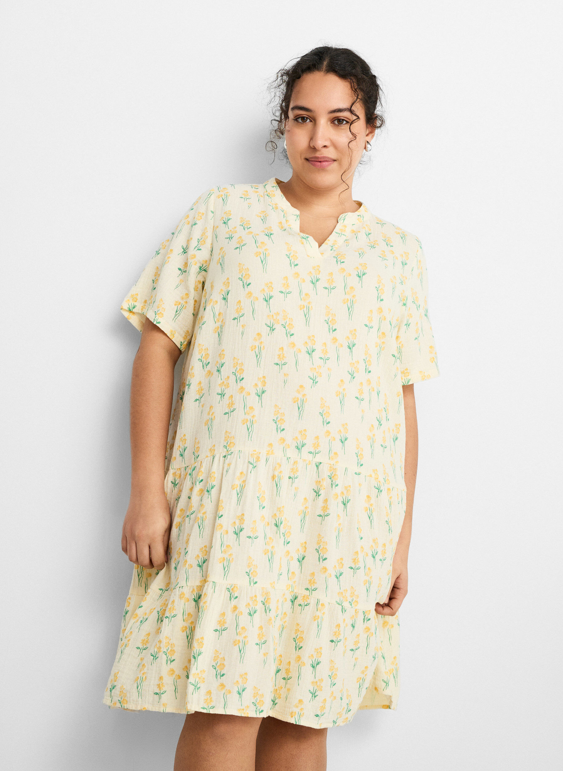 Zizzifashion Short A-line dress in cotton muslin, Yellow, Model image number 3