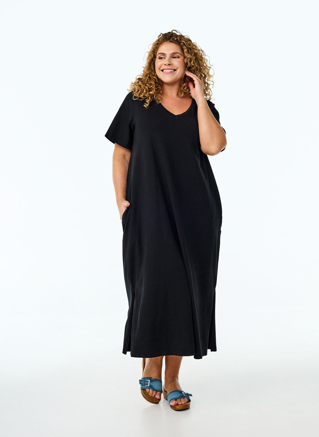 Zizzifashion Midi T-shirt dress with a V-neck, Black, Model image number 1