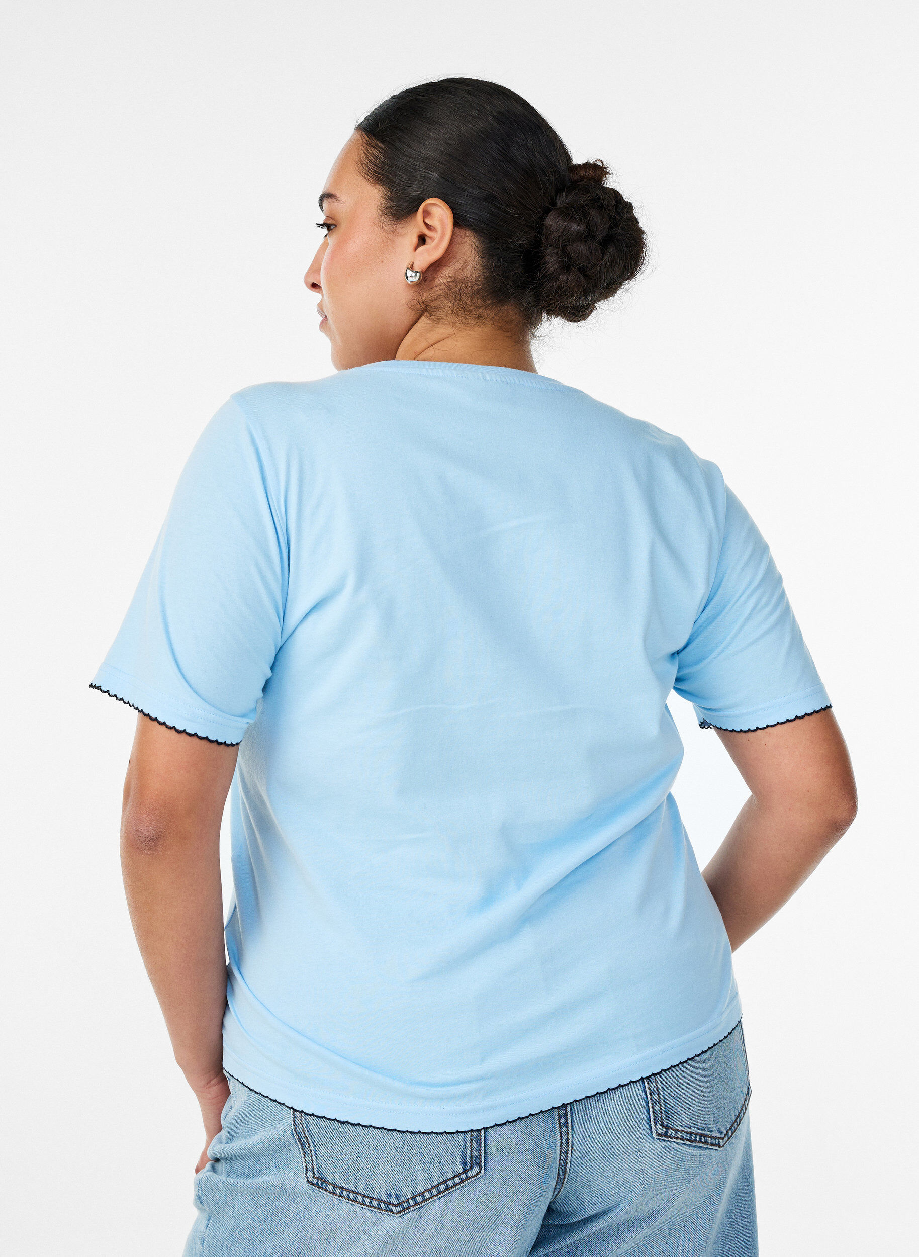 Zizzifashion Cotton T-shirt with wavy contrasting edges, Light Blue, Model image number 2