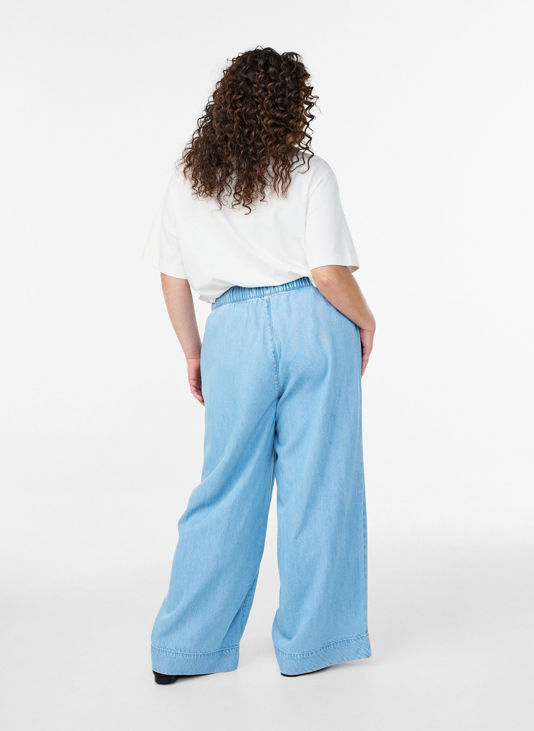 Zizzifashion Wide-leg denim joggers with a high waist, Light Blue, Model image number 1