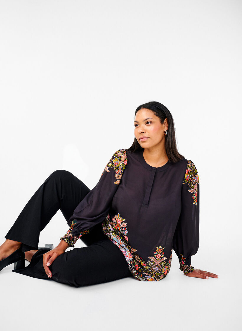 Blouse with paisley print, Black Paisley, Model image number 2