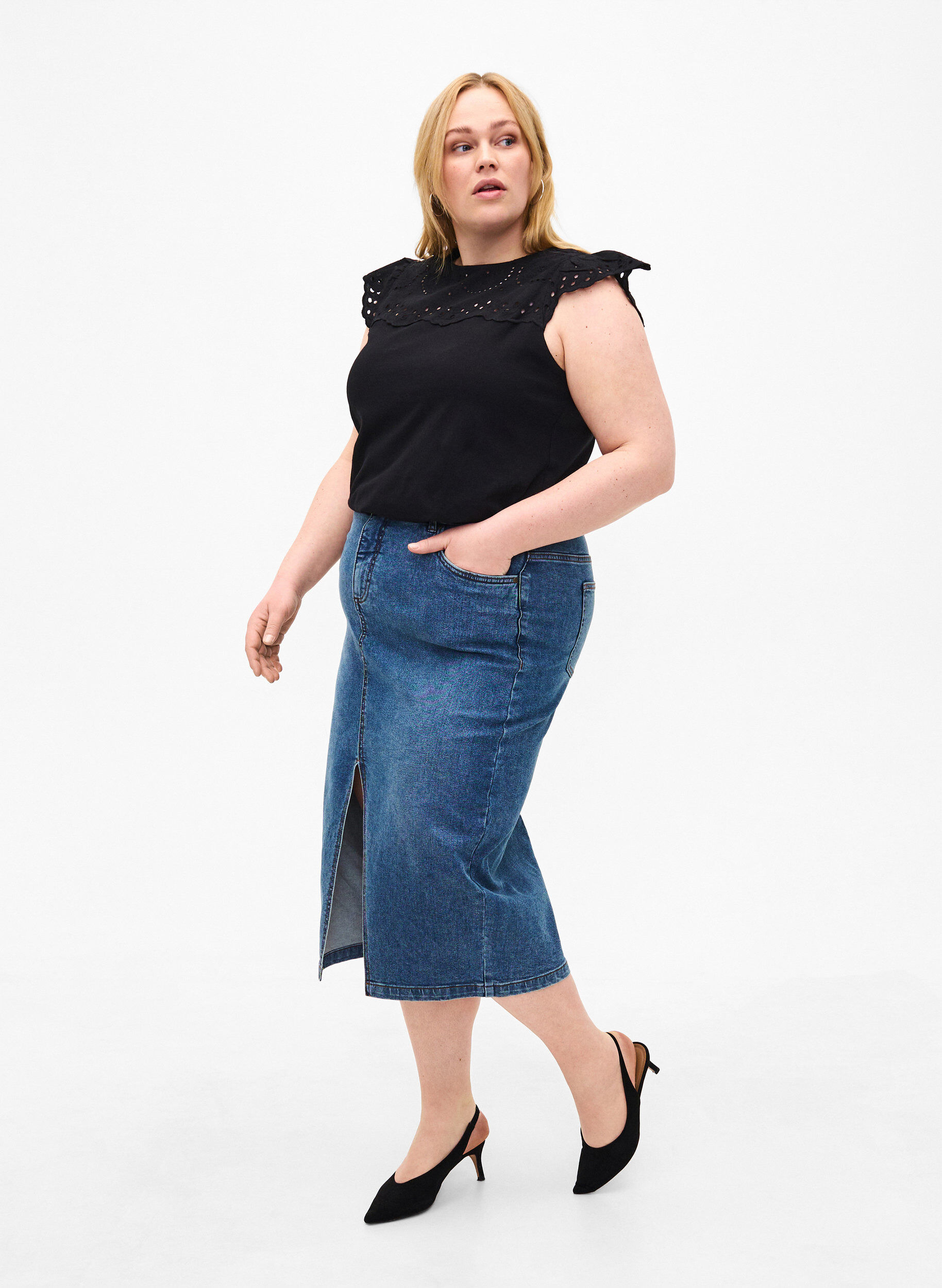 Zizzifashion Organic cotton T-shirt with broderie anglaise, Black, Model image number 2