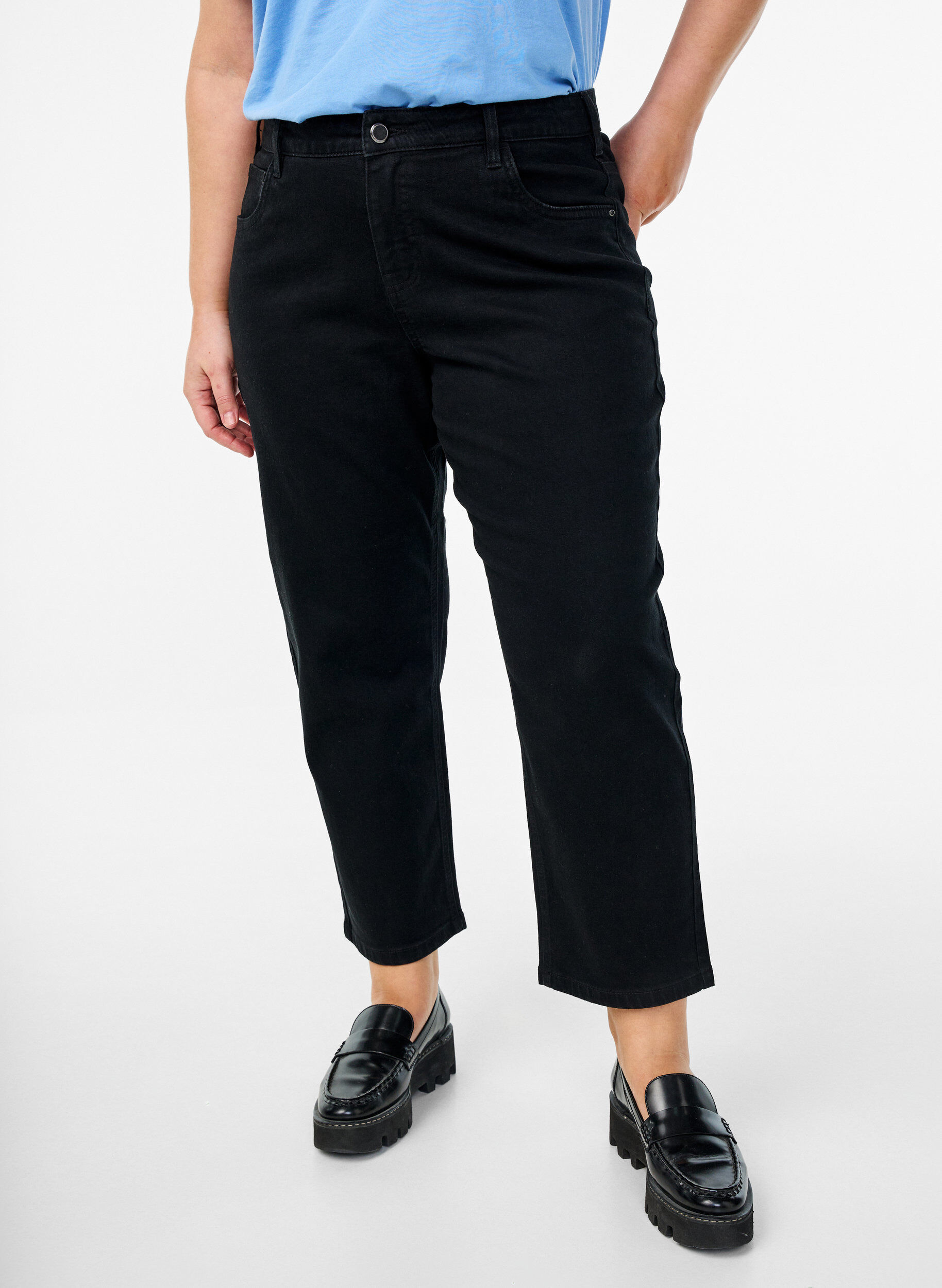 Zizzifashion Cropped Vera jeans with a straight fit, Black, Model image number 2