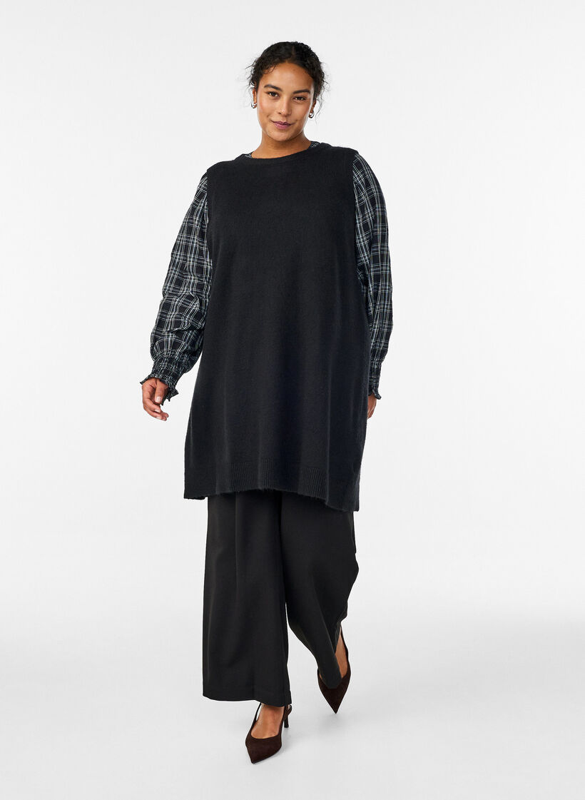 Short sleeveless knitted dress, Black, Model image number 1