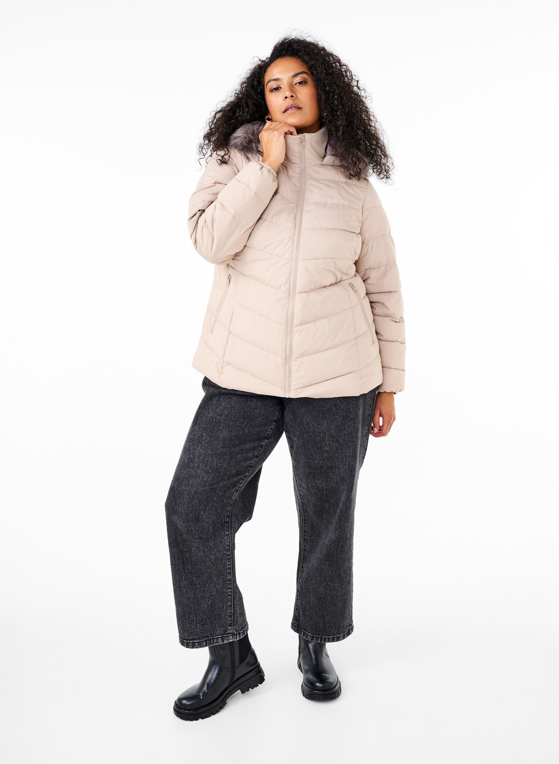 ZizzifashionShort puffer jacket with hood, Beige, Model image number 1