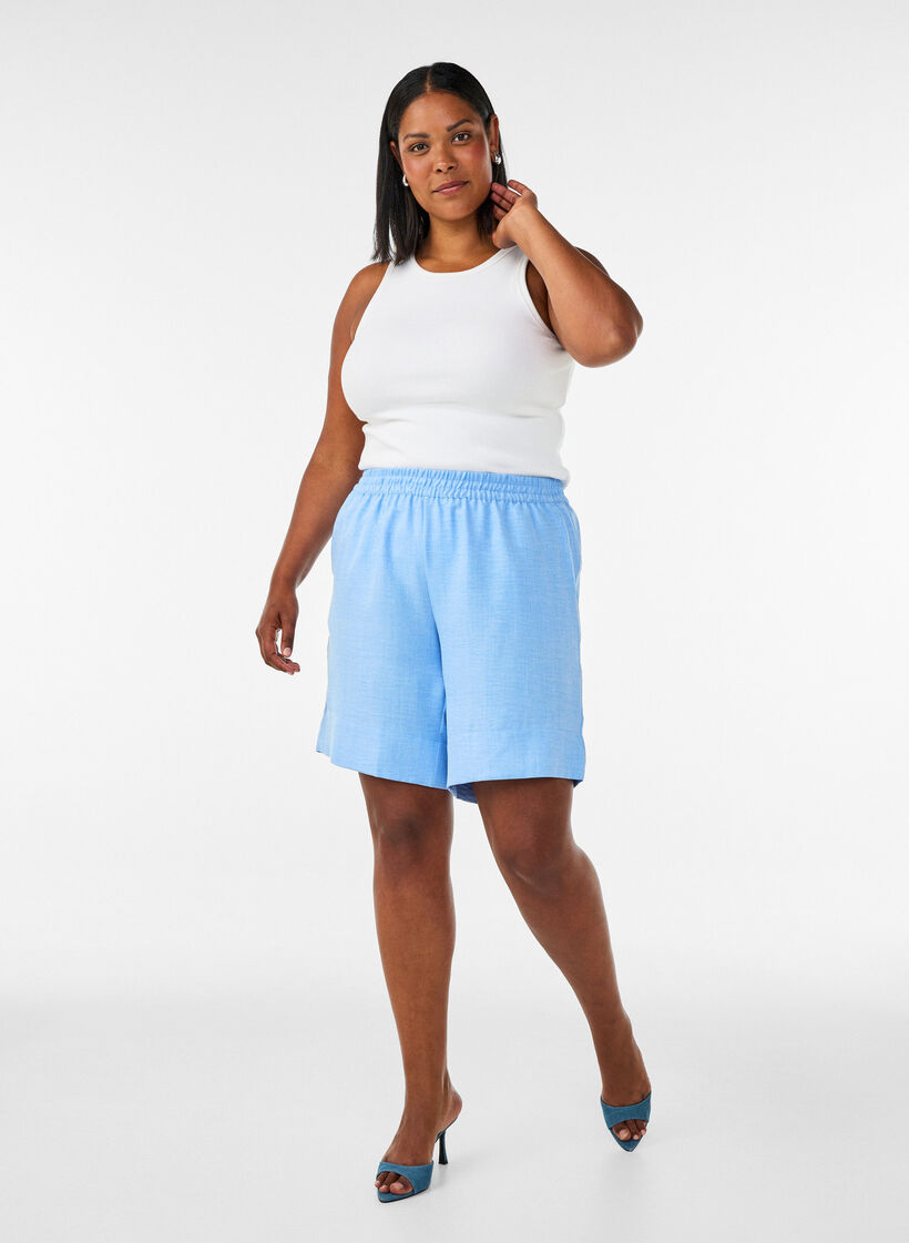 Shorts with pockets and high waist, Light Blue, Model image number 1