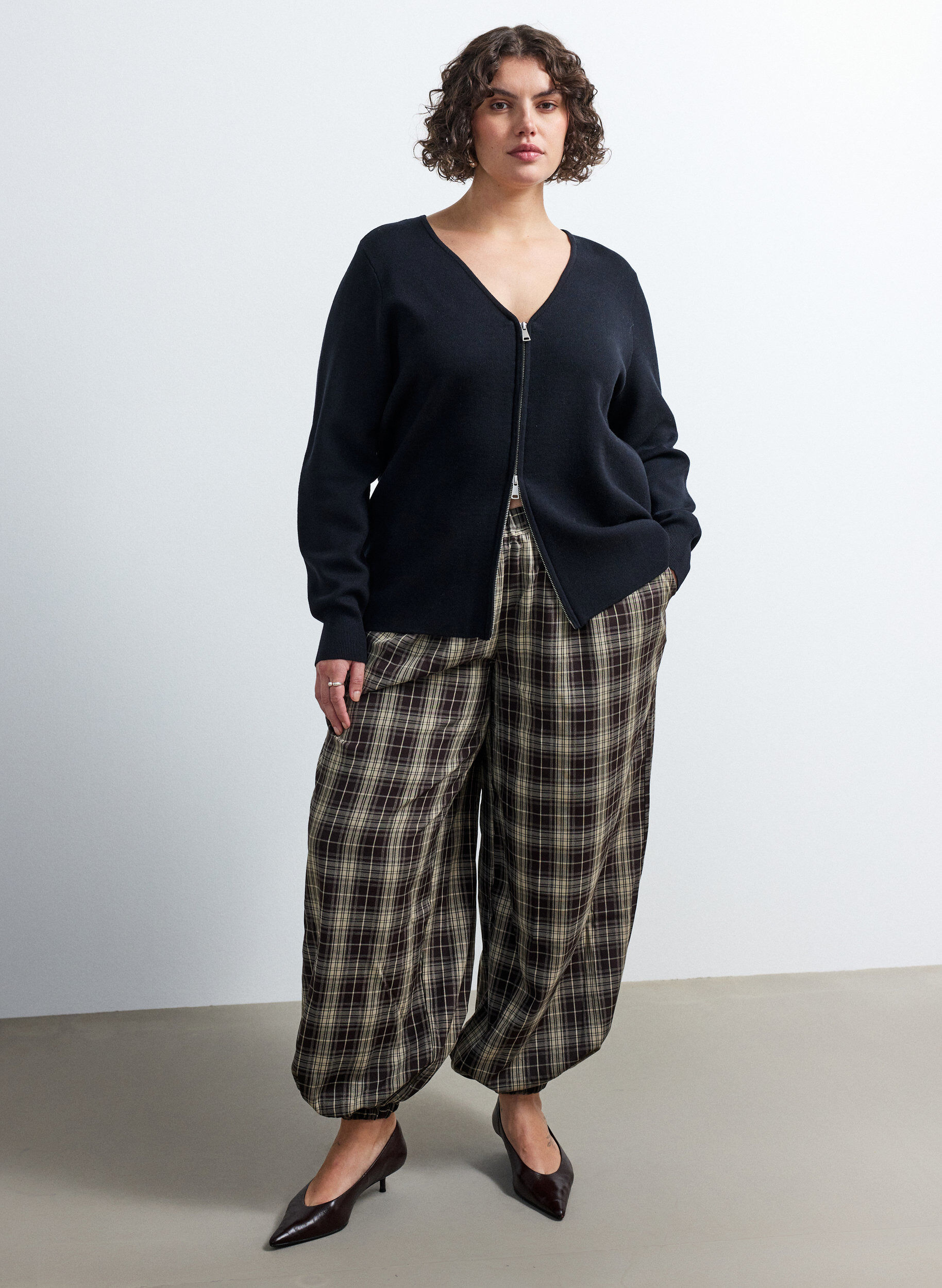 ZizzifashionCardigan with 2-way zip, Black, Model image number 1