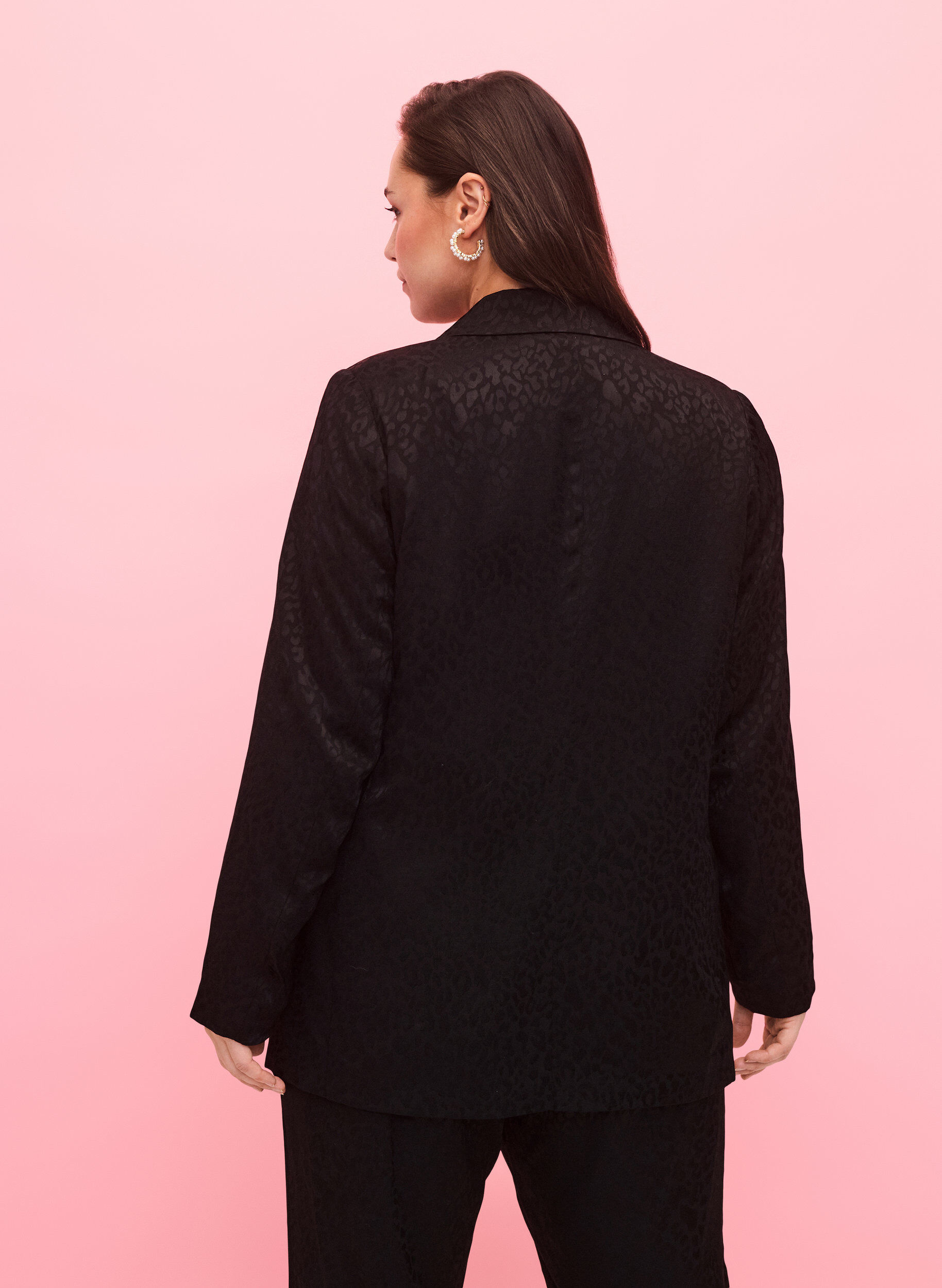 Zizzifashion Tone-on-tone jacquard blazer in viscose, Black, Model image number 1