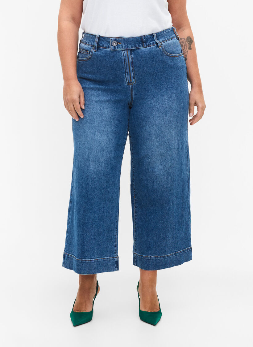 Cropped jeans with flare, Blue, Model image number 3