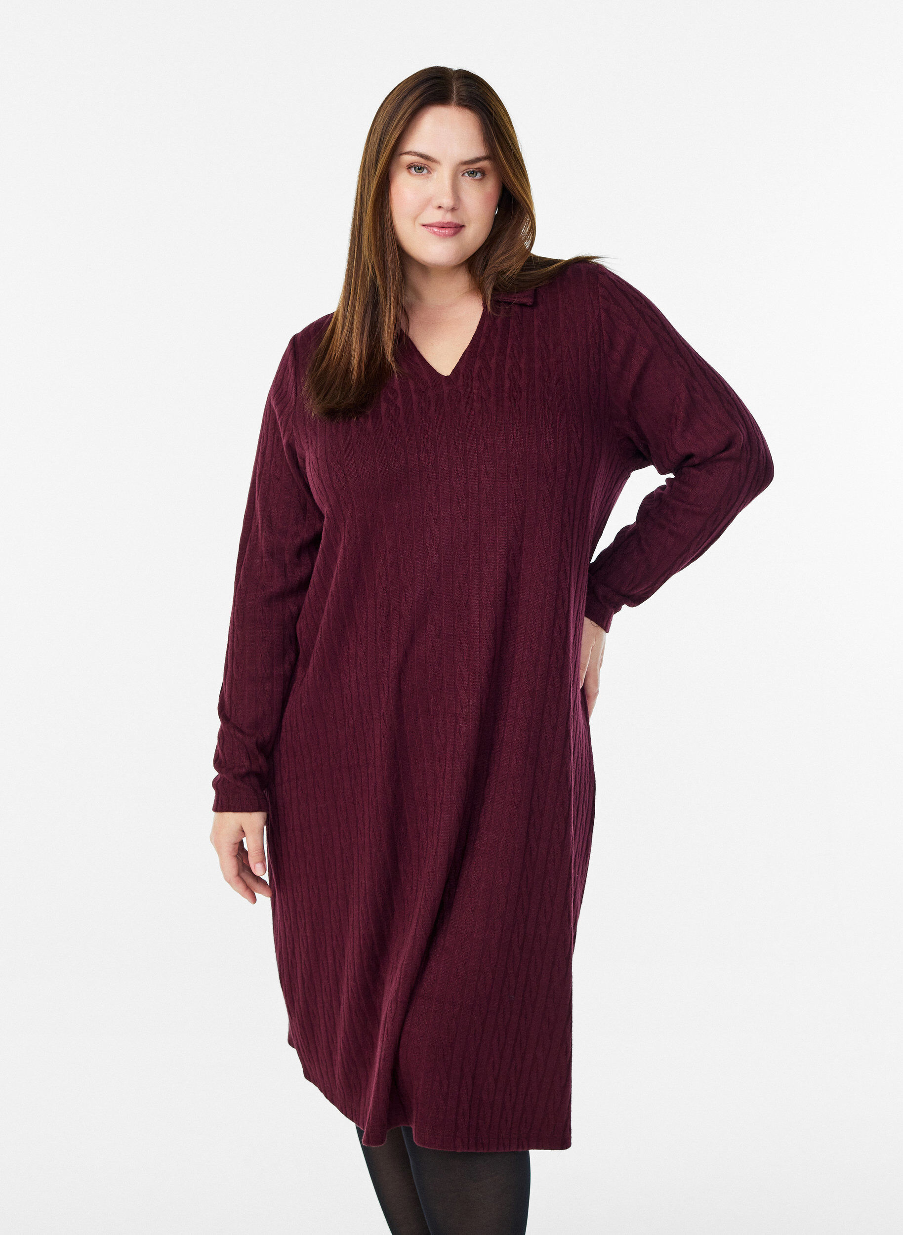 Dress with cable structure and v-neck, Dark Bordeaux, Model