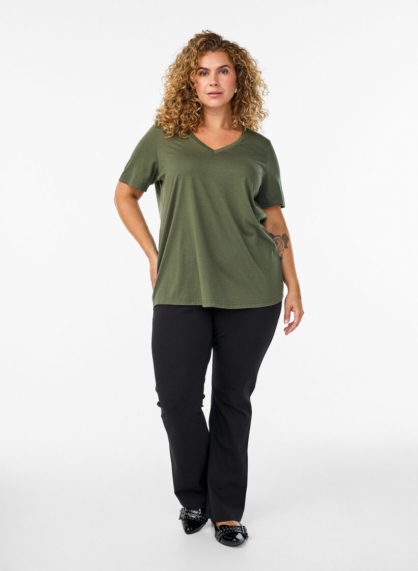 Short sleeve t-shirt with v-neckline, Green, Model image number 1