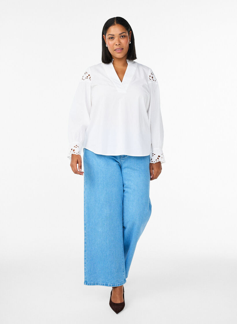 Blouse with V-neck and broderie anglaise details, White, Model