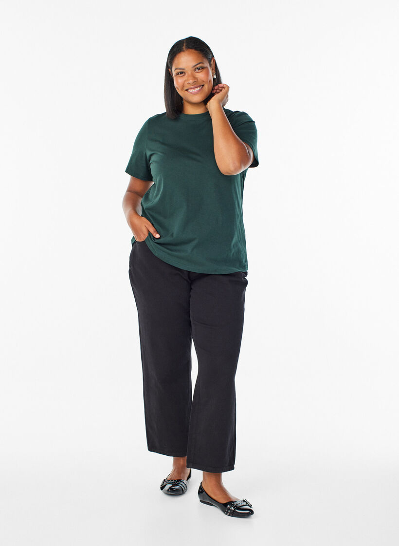 Basic cotton T-shirt with round neck, Green, Model image number 1