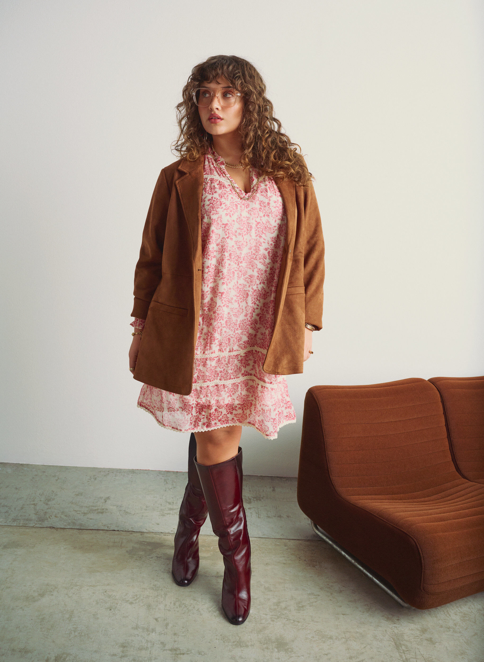 Short chiffon dress with crochet details