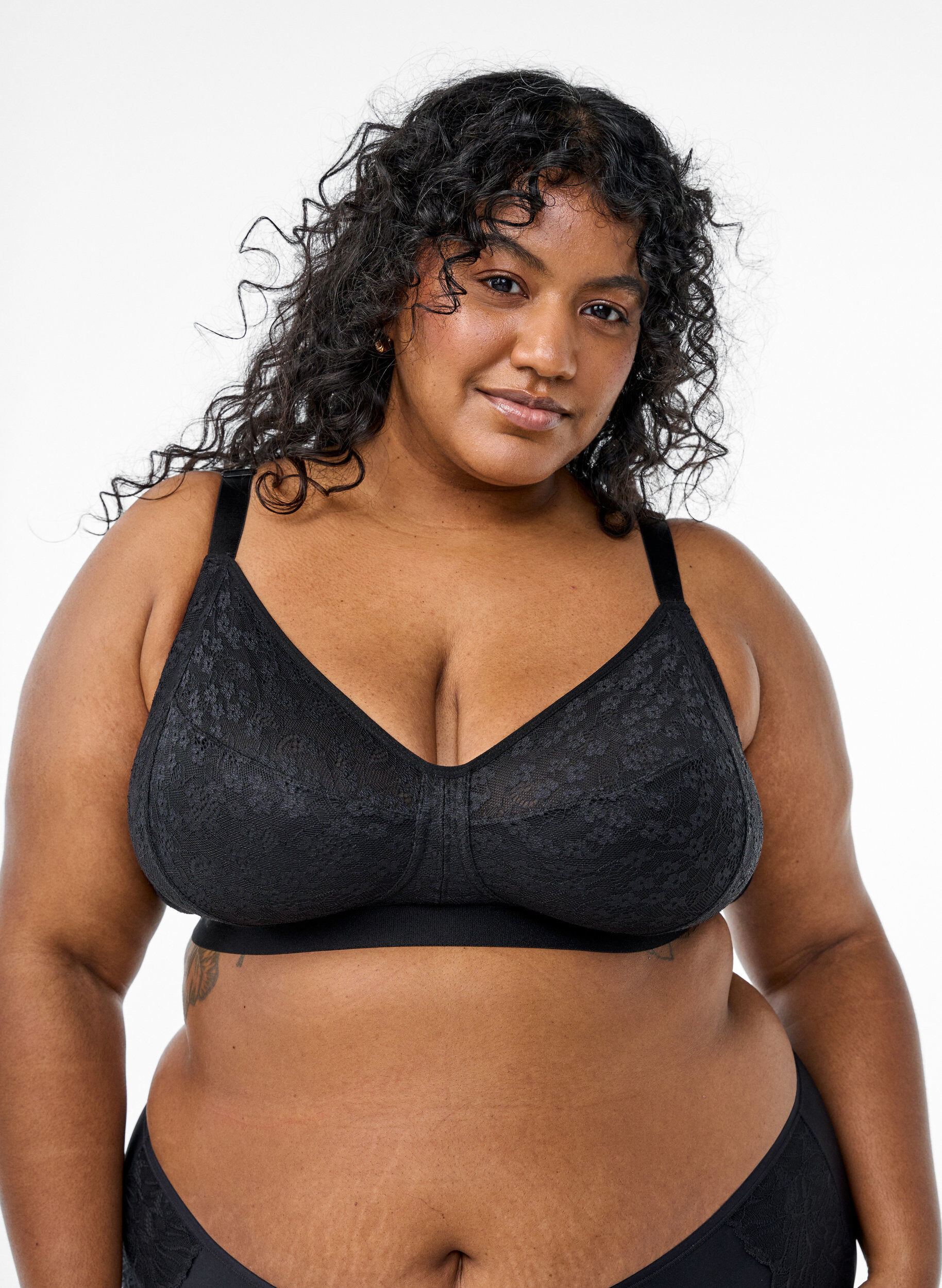 Wireless bra with lace, Black, Model