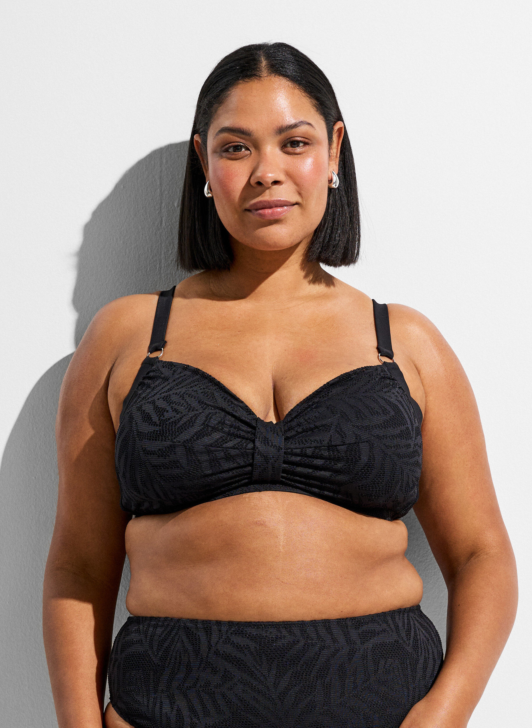 Zizzifashion Bikini bra with structured mesh and removable inserts, Black, Model image number 0