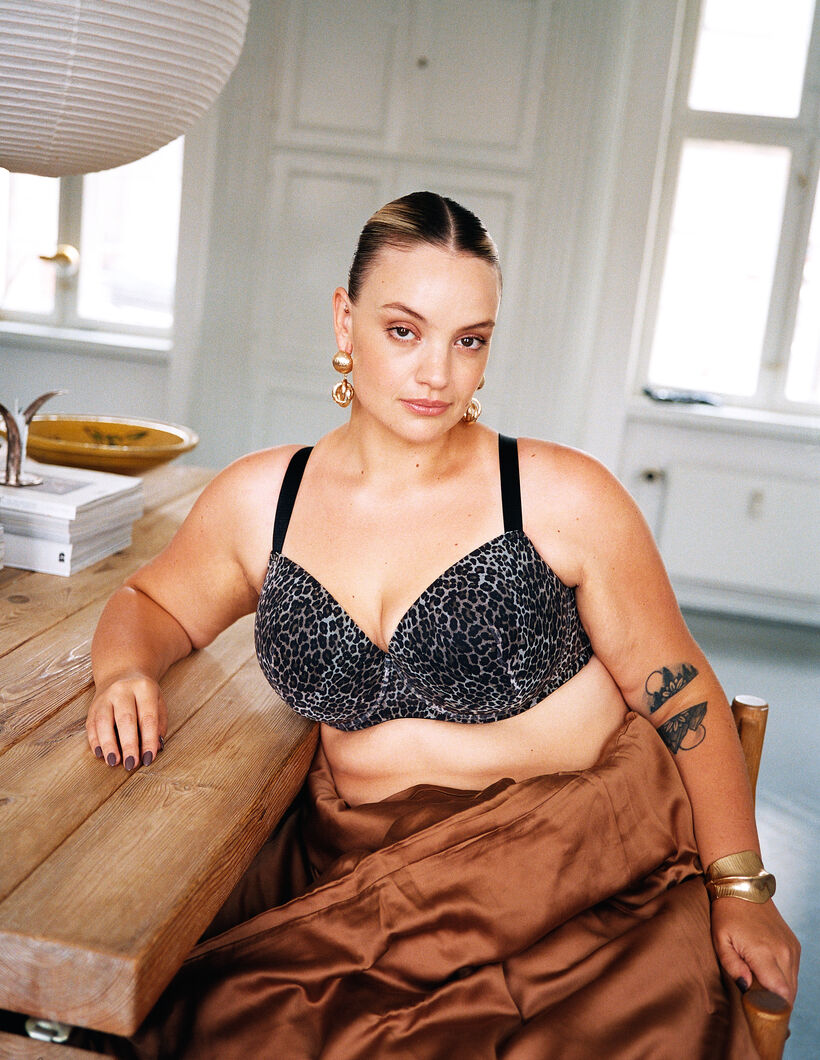 Bra in leopard , , Model