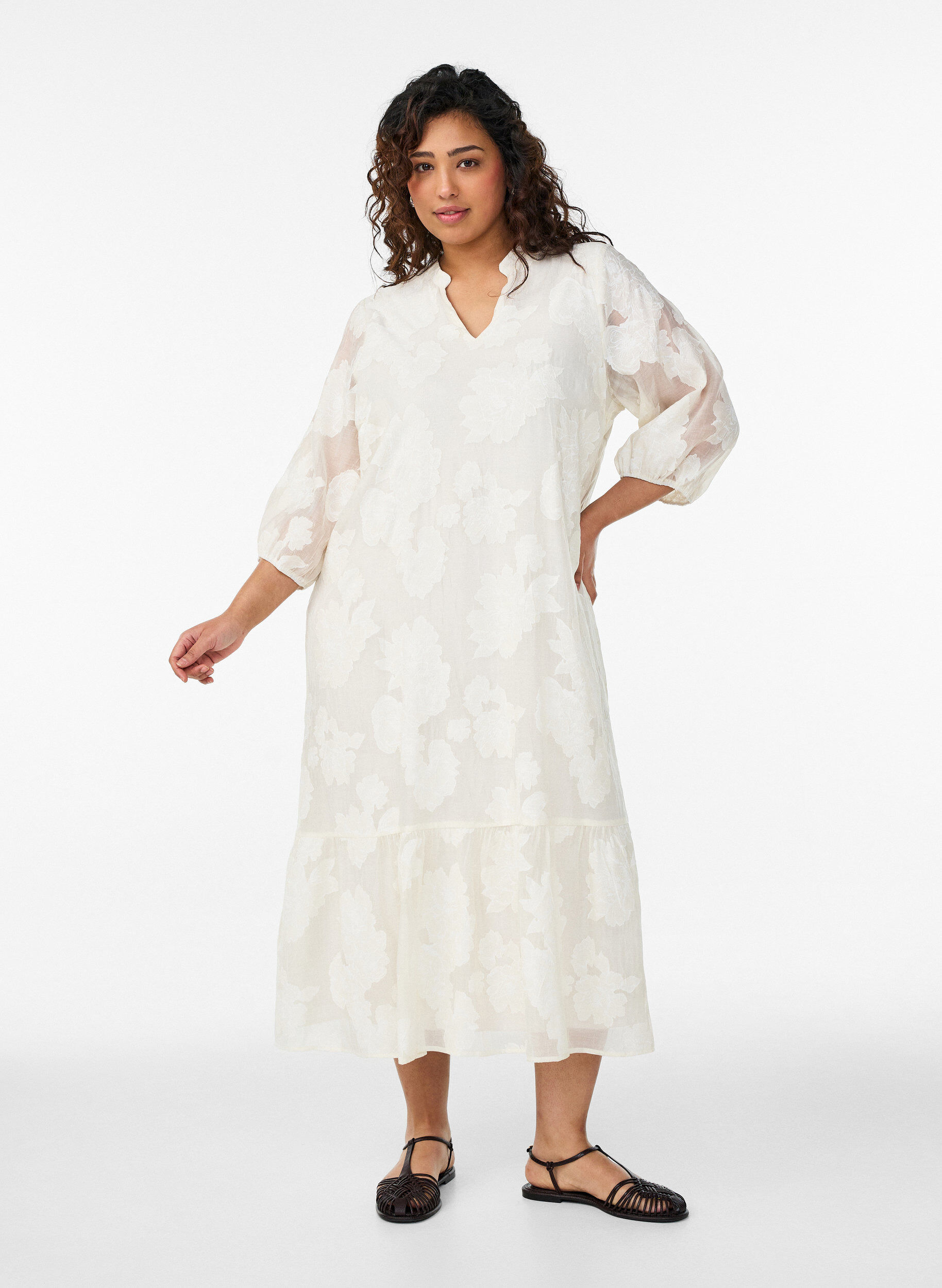 Zizzifashion Midi dress with a floral print and sheer 3/4 sleeves, Beige, Model image number 0
