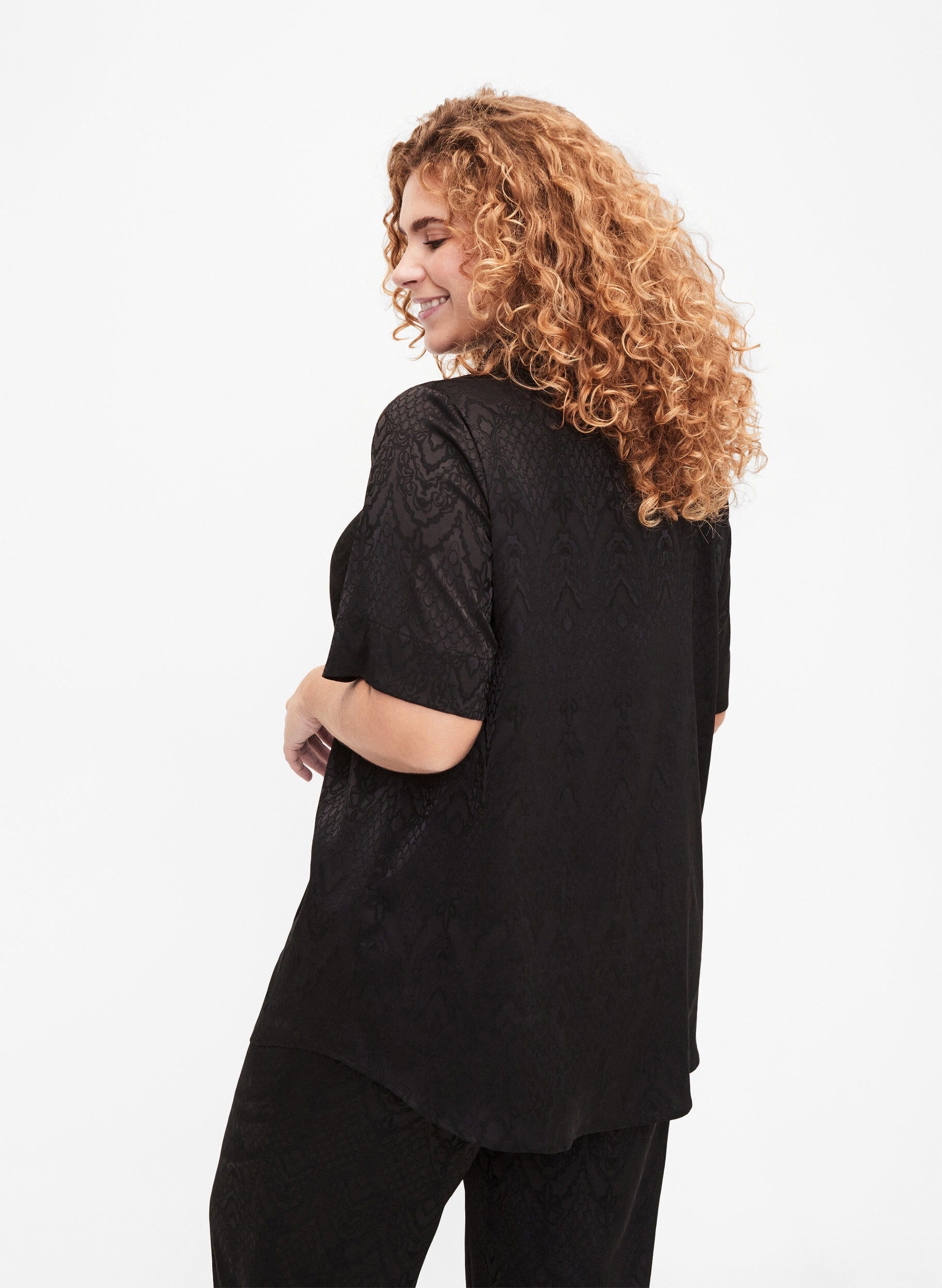 Zizzifashion Long shirt with textured pattern, Black, Model image number 1