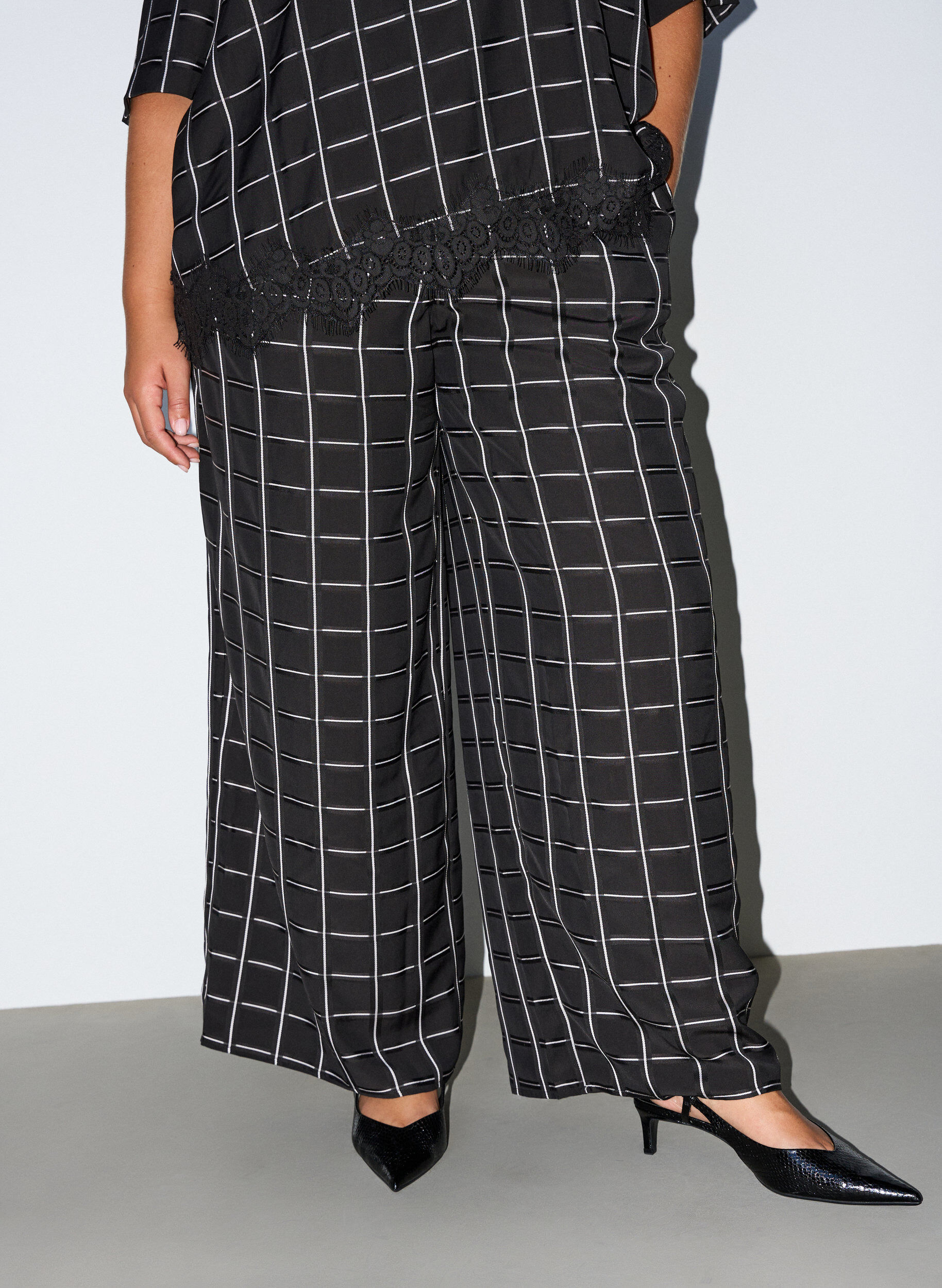 ZizzifashionChecked wide-leg trousers, Black, Model image number 2