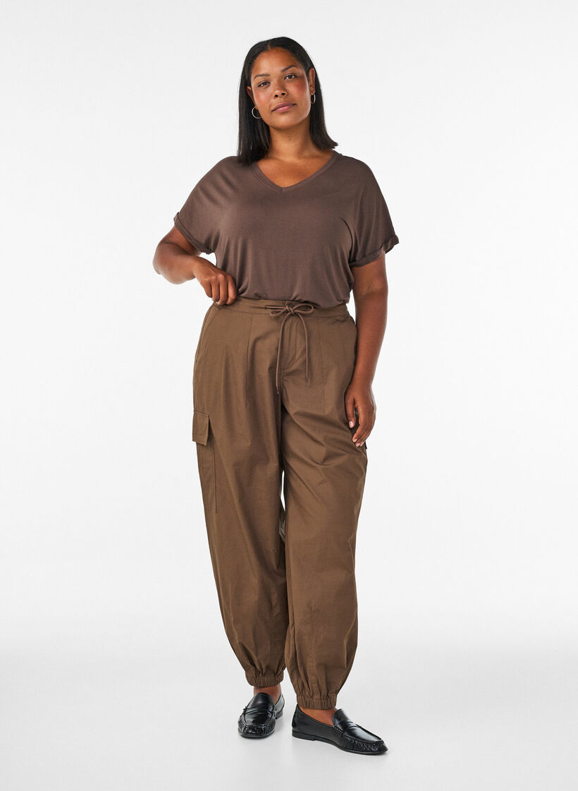 Basic V-neck T-shirt in viscose, Brown, Model image number 1