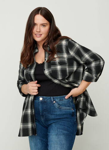 Checked shirt with chest pockets, Black checked, Model image number 0