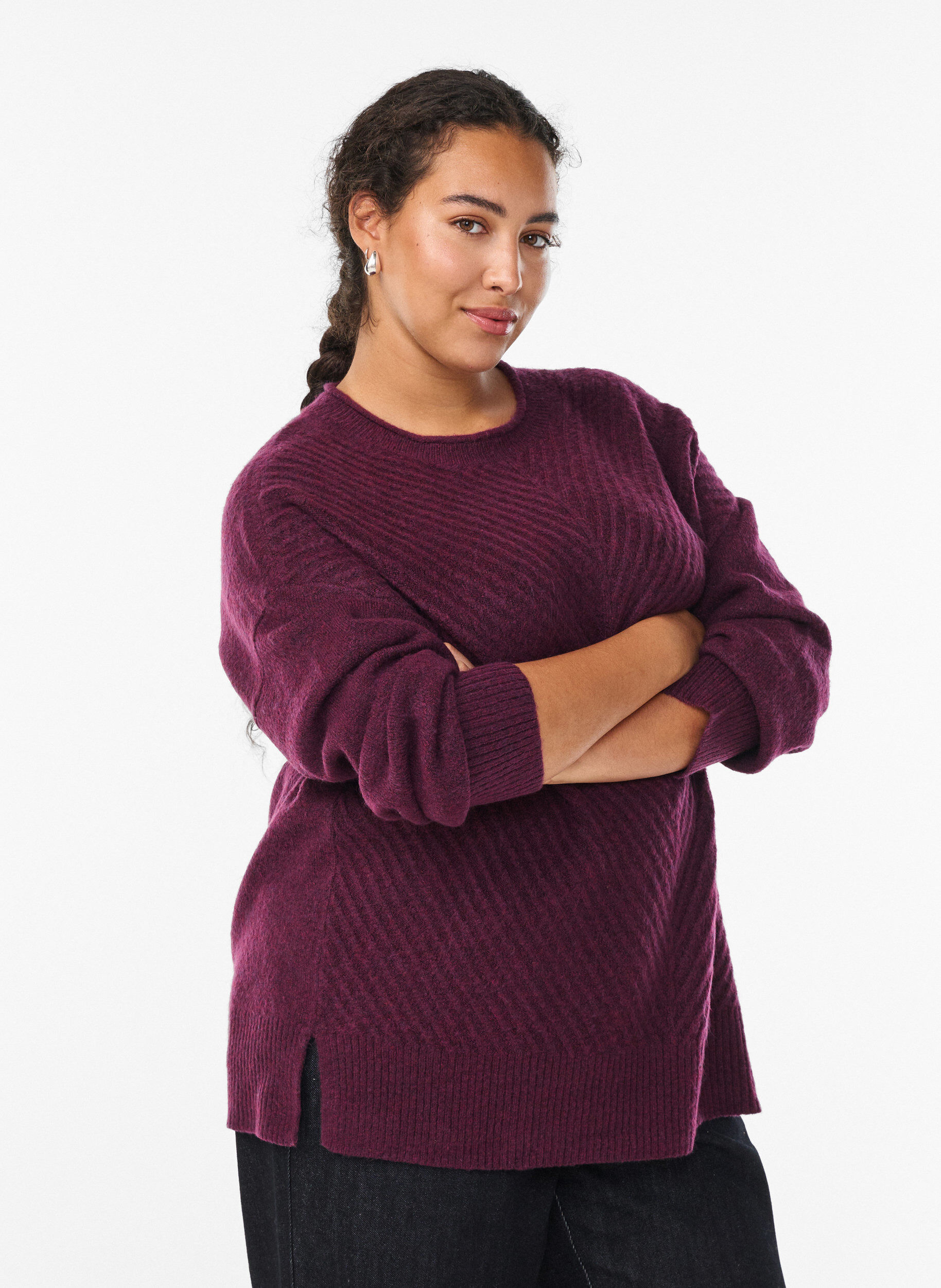 Knitted blouse with V-shaped rib pattern and slits, Purple, Model