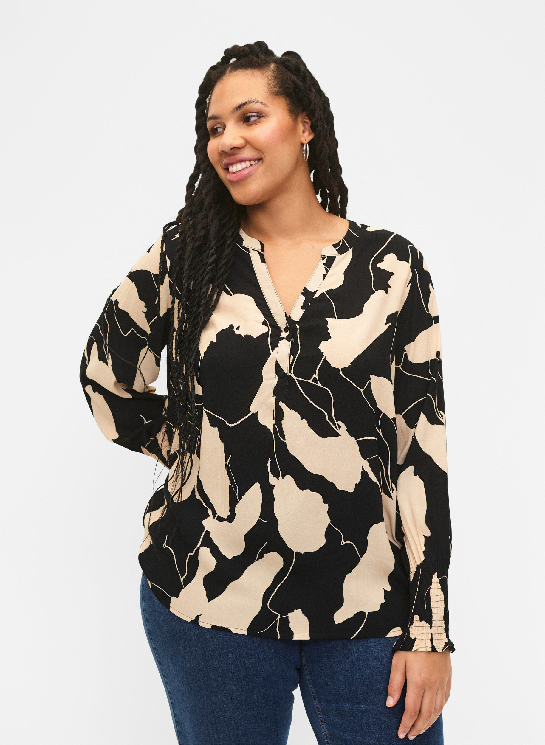 Zizzifashion Printed viscose blouse with smock, Black AOP, Model image number 0