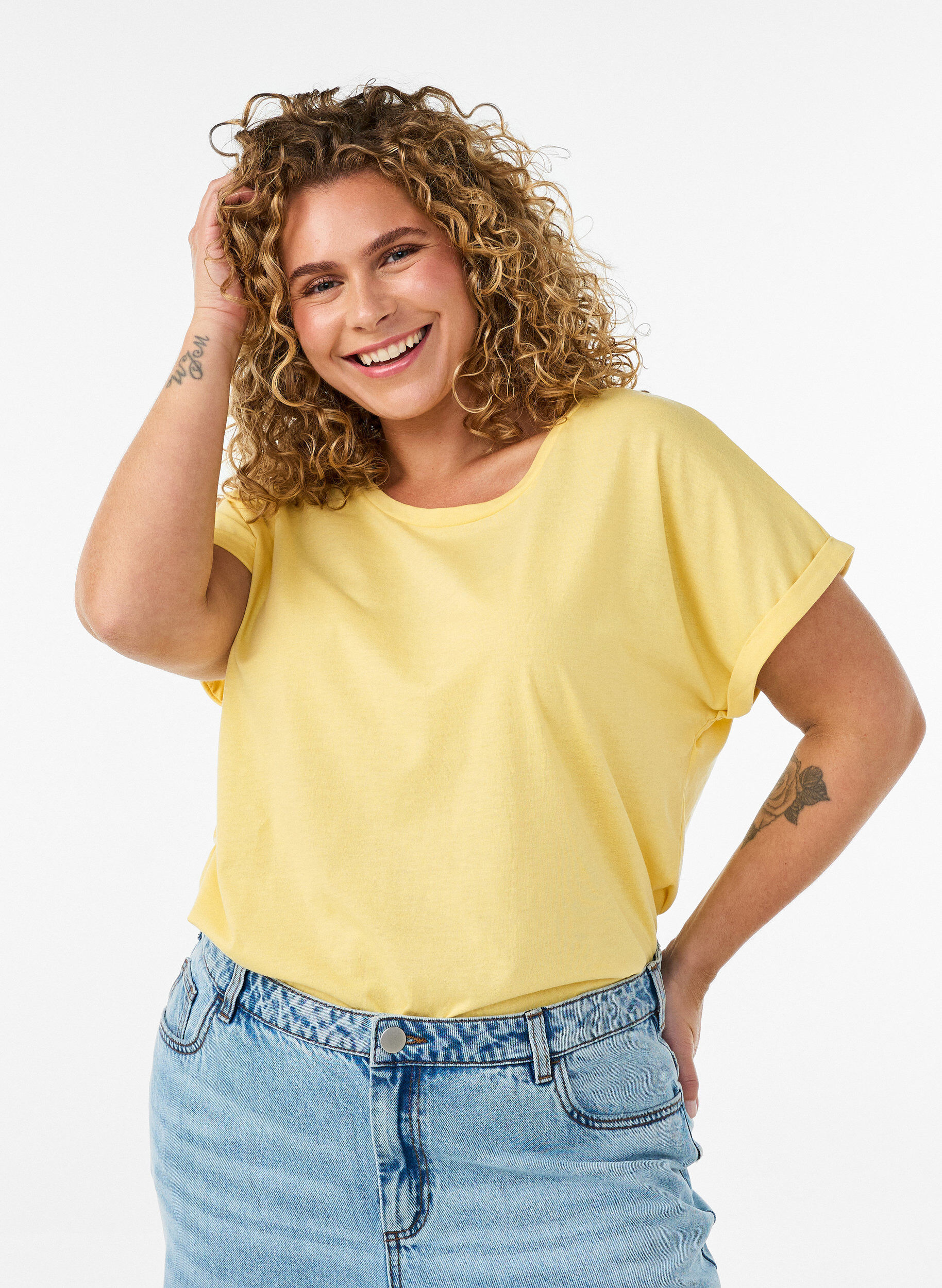 Short-sleeved cotton blend T-shirt, Yellow, Model