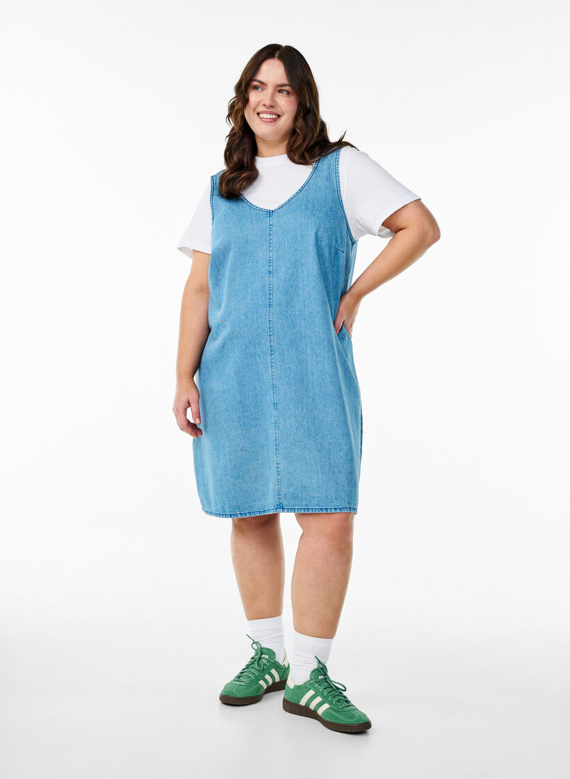 Denim pinafore with V-neckline, Light Blue, Model image number 1