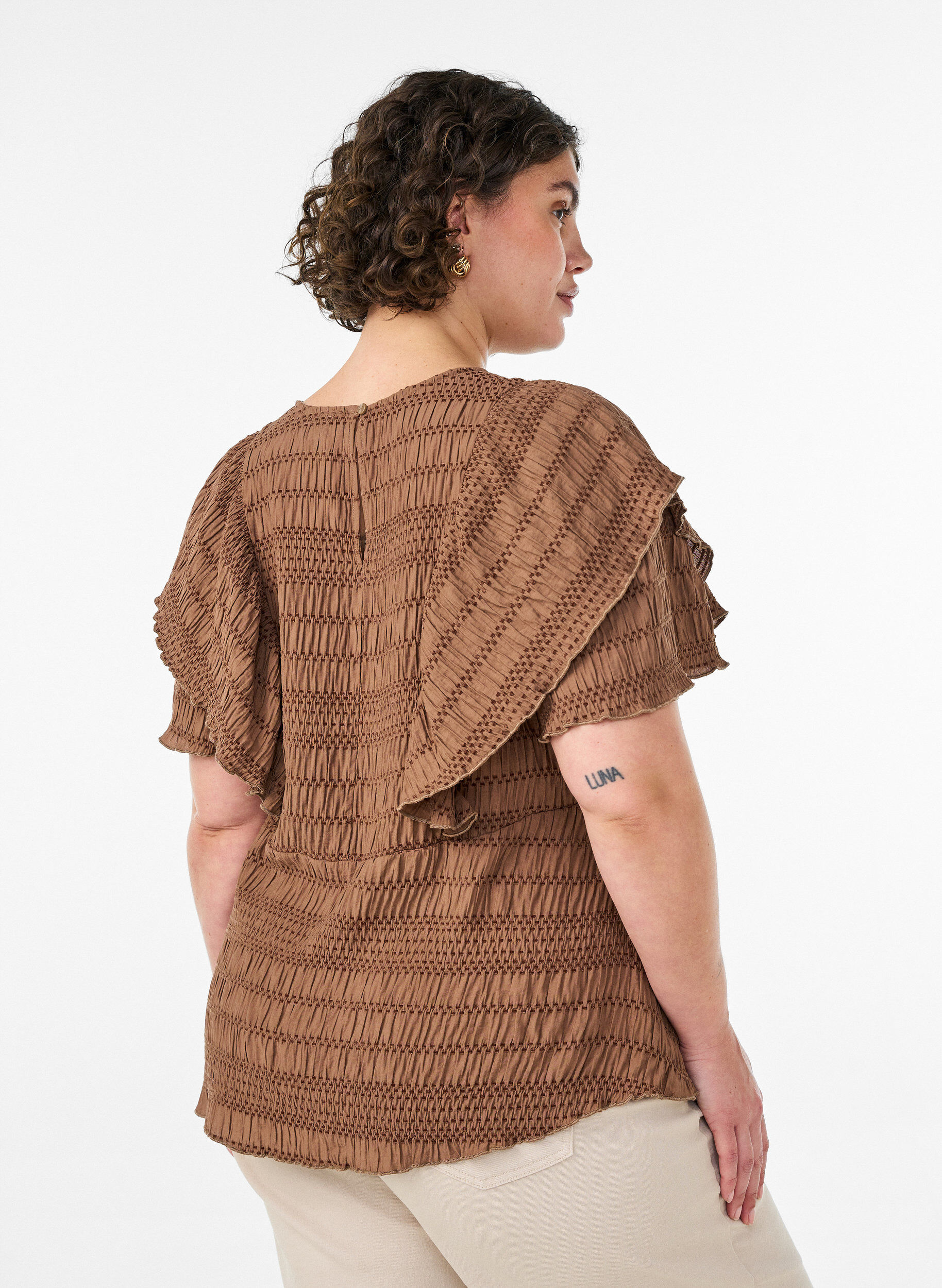Zizzifashion Blouse with smocked texture and ruffle sleeves, Brown, Model image number 2