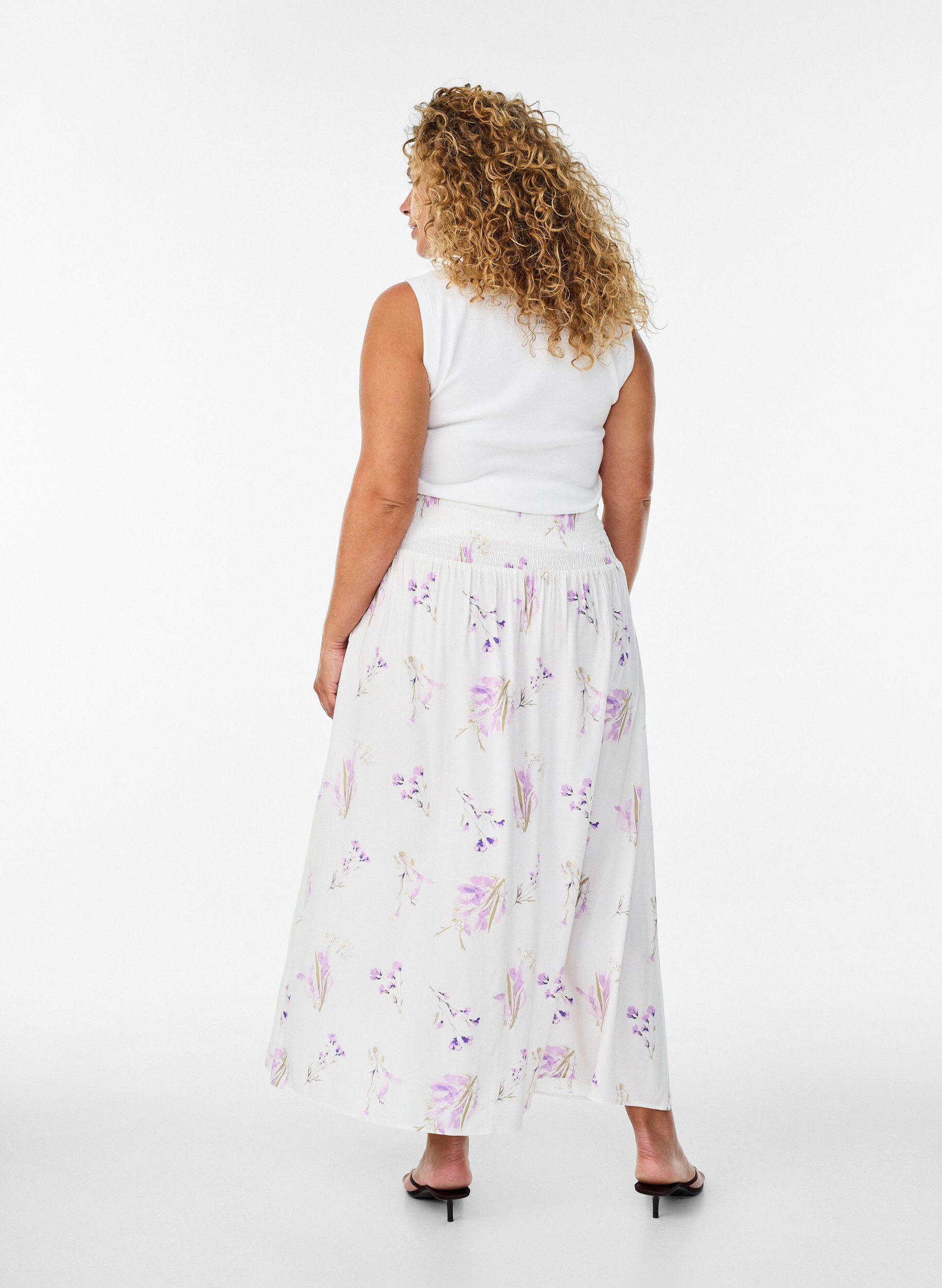 Zizzifashion Viscose maxi skirt with smocking, White, Model image number 2