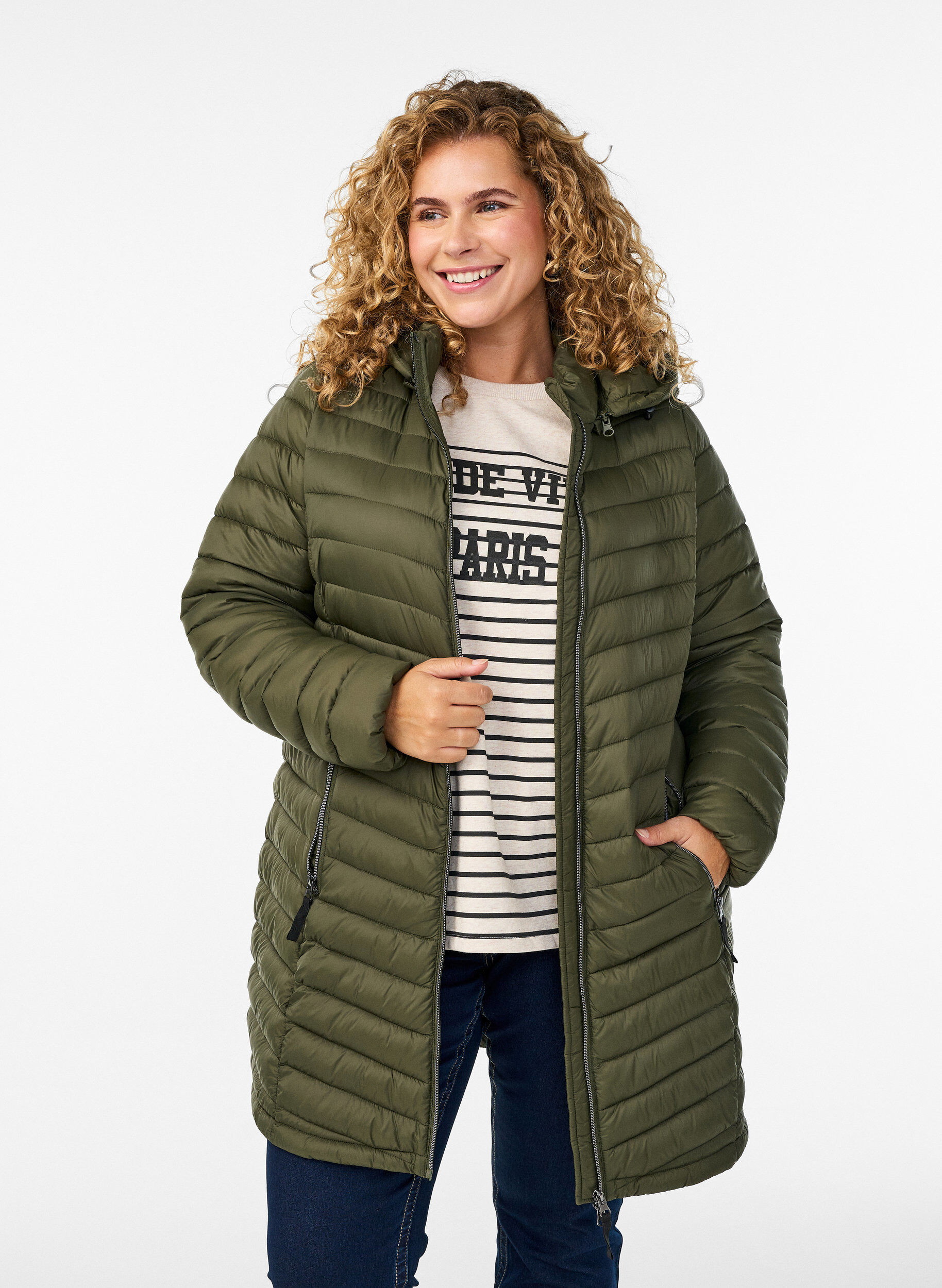 Lightweight jacket with pockets and a detachable hood, Green, Model