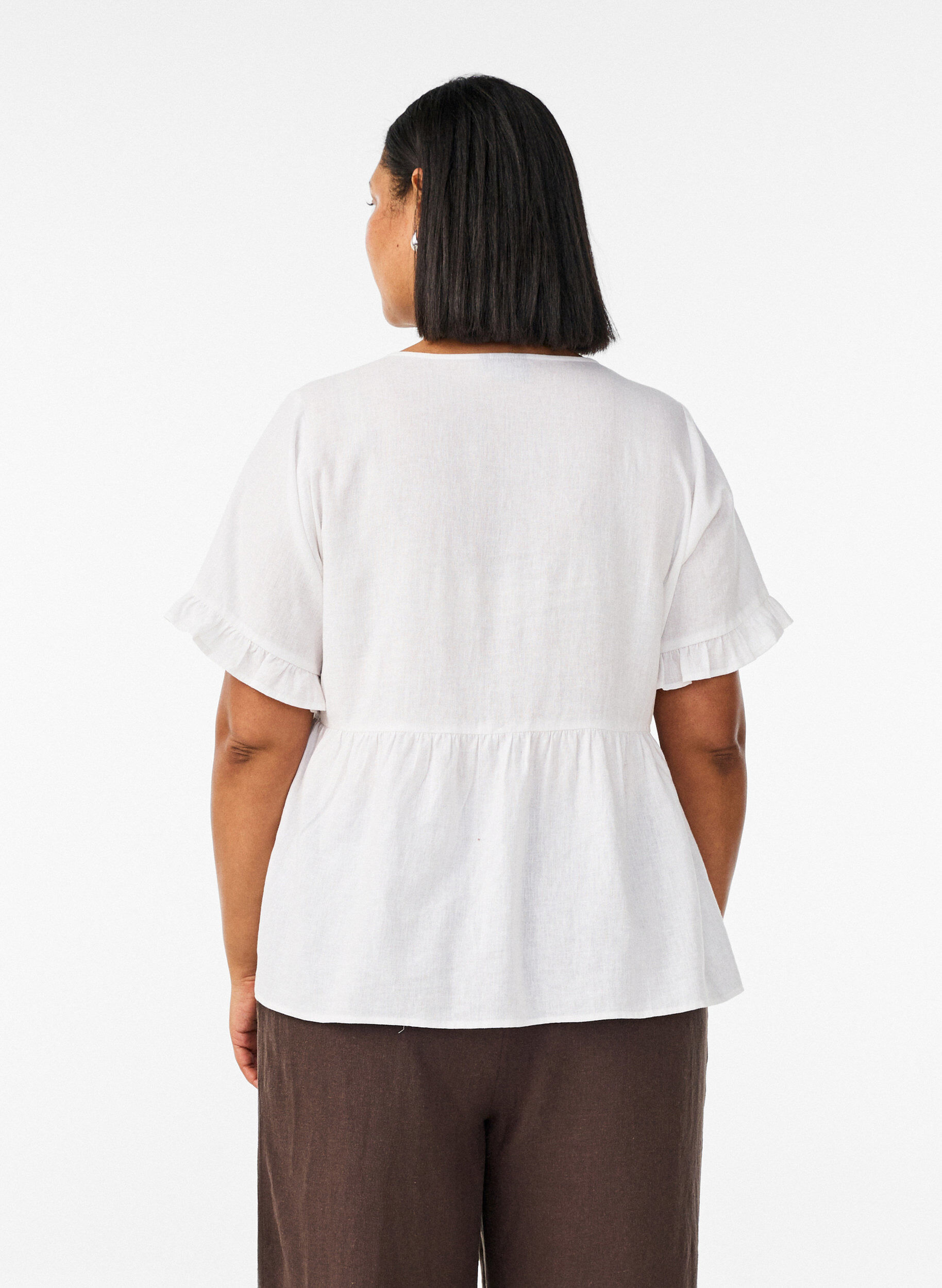 Zizzifashion Blouse in linen and viscose with a V-neck and button fastening, White, Model image number 2