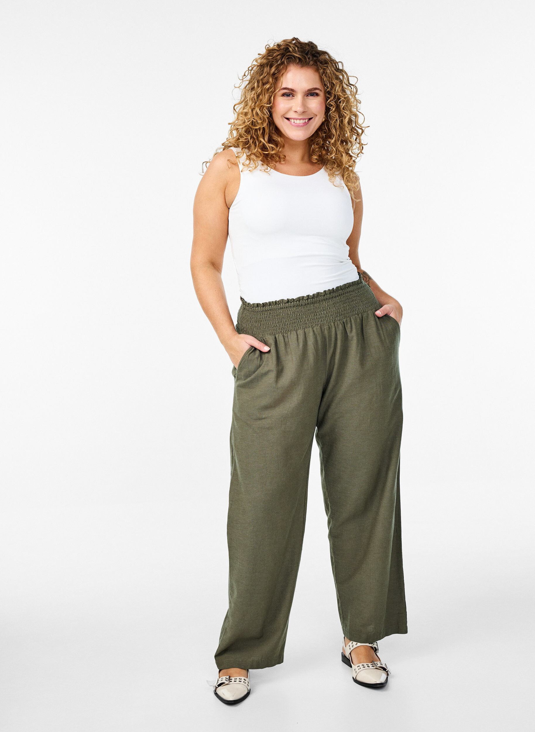 Smock pants with linen, Green, Model
