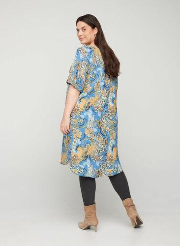 Short-sleeved viscose dress with print, Paisley AOP, Model image number 1