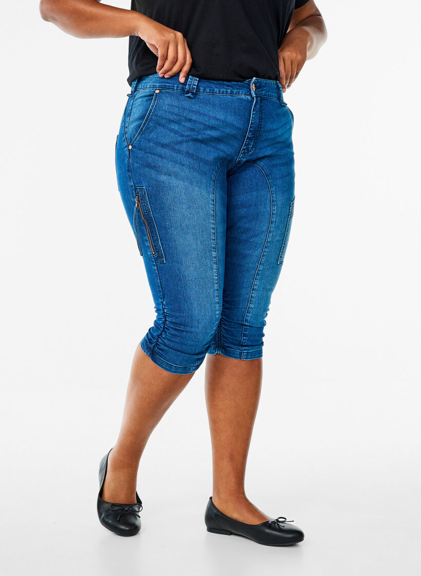 Slim fit capri jeans with pockets, Blue, Model image number 2