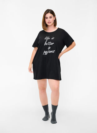 Oversize sleep T-shirt in organic cotton, Black, Model image number 2